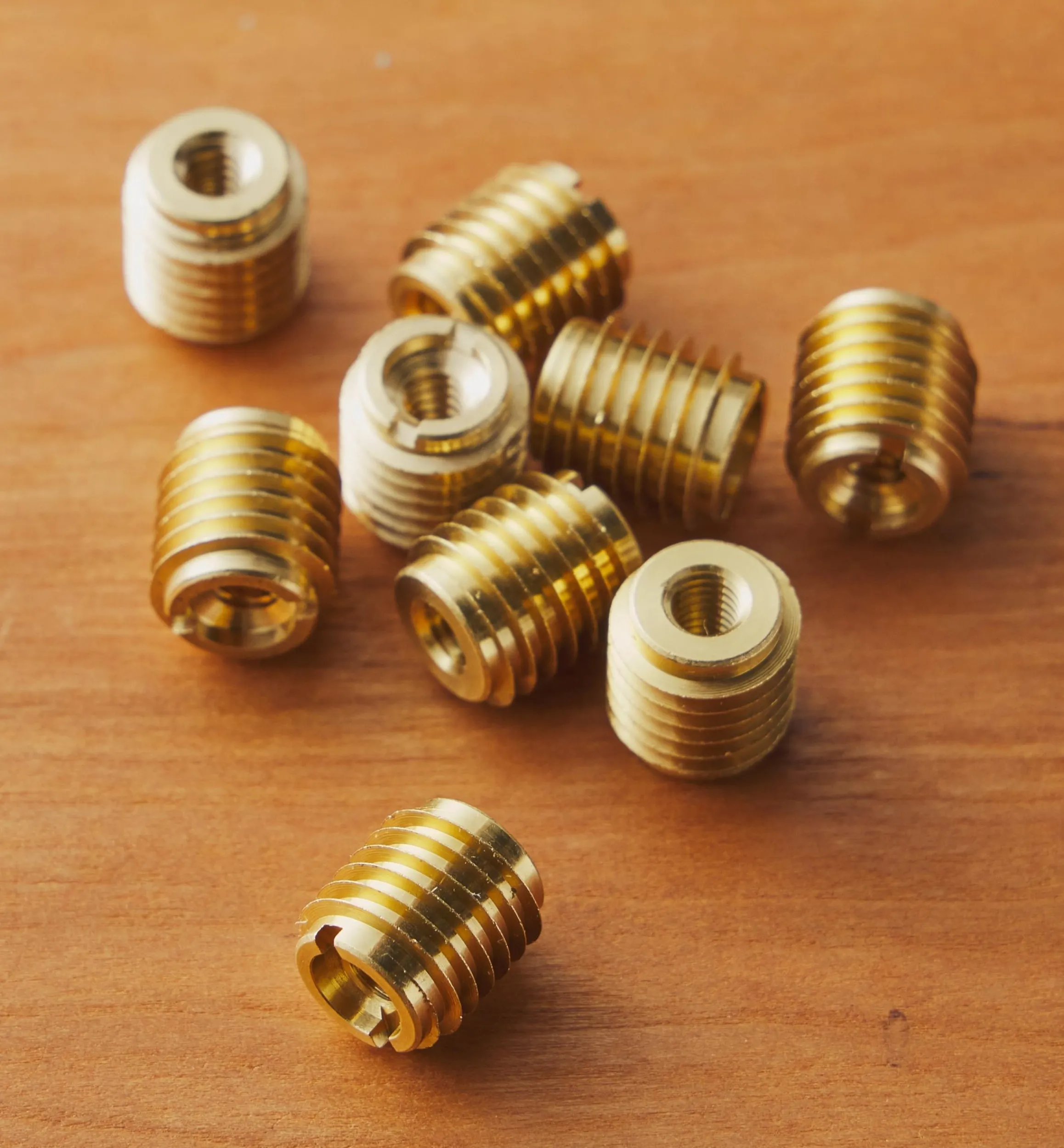 Lee Valley Fasteners>10-24 Brass Knife-Edge Insert Nuts