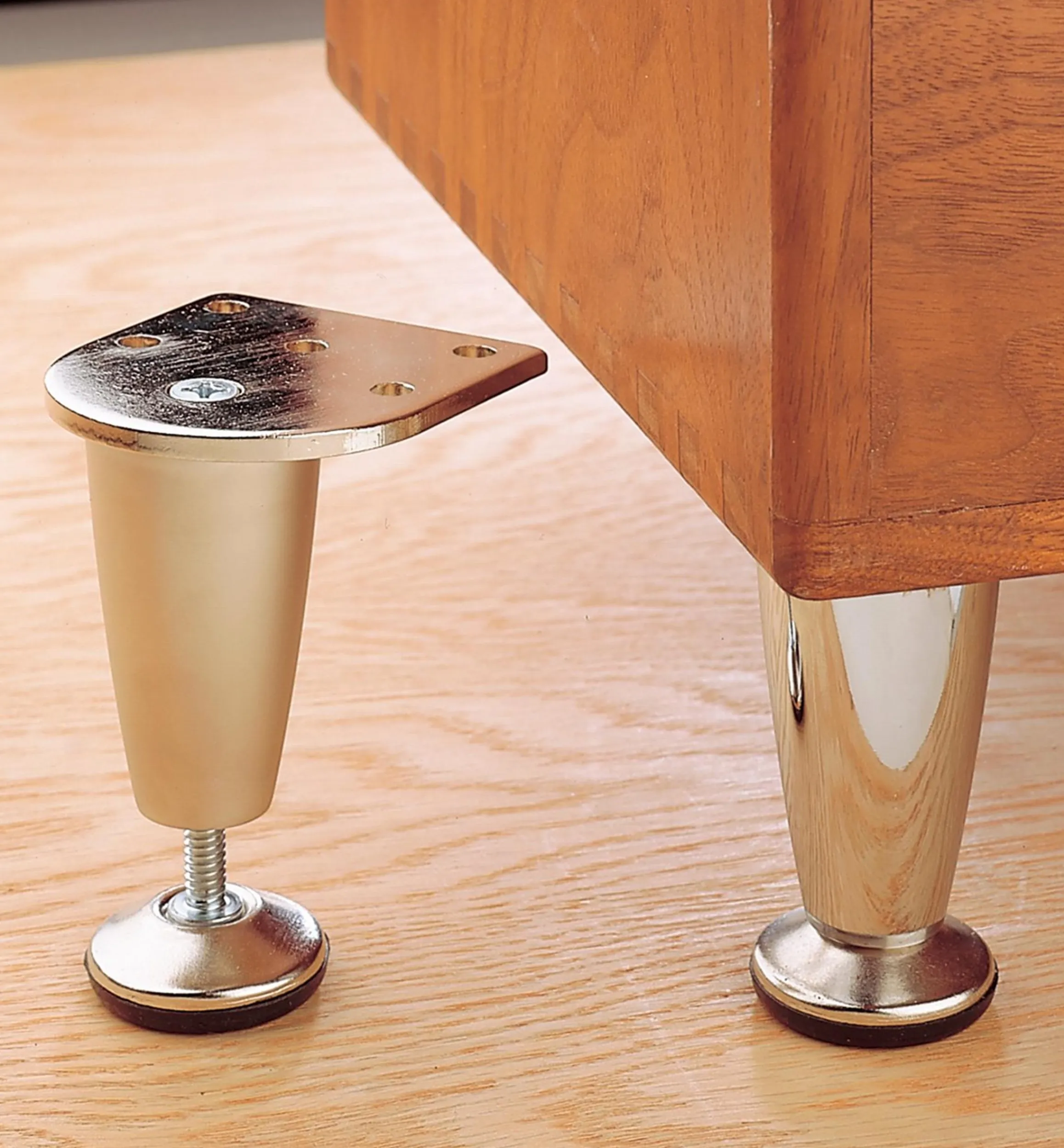 Lee Valley Levellers>Adjustable Cabinet Legs