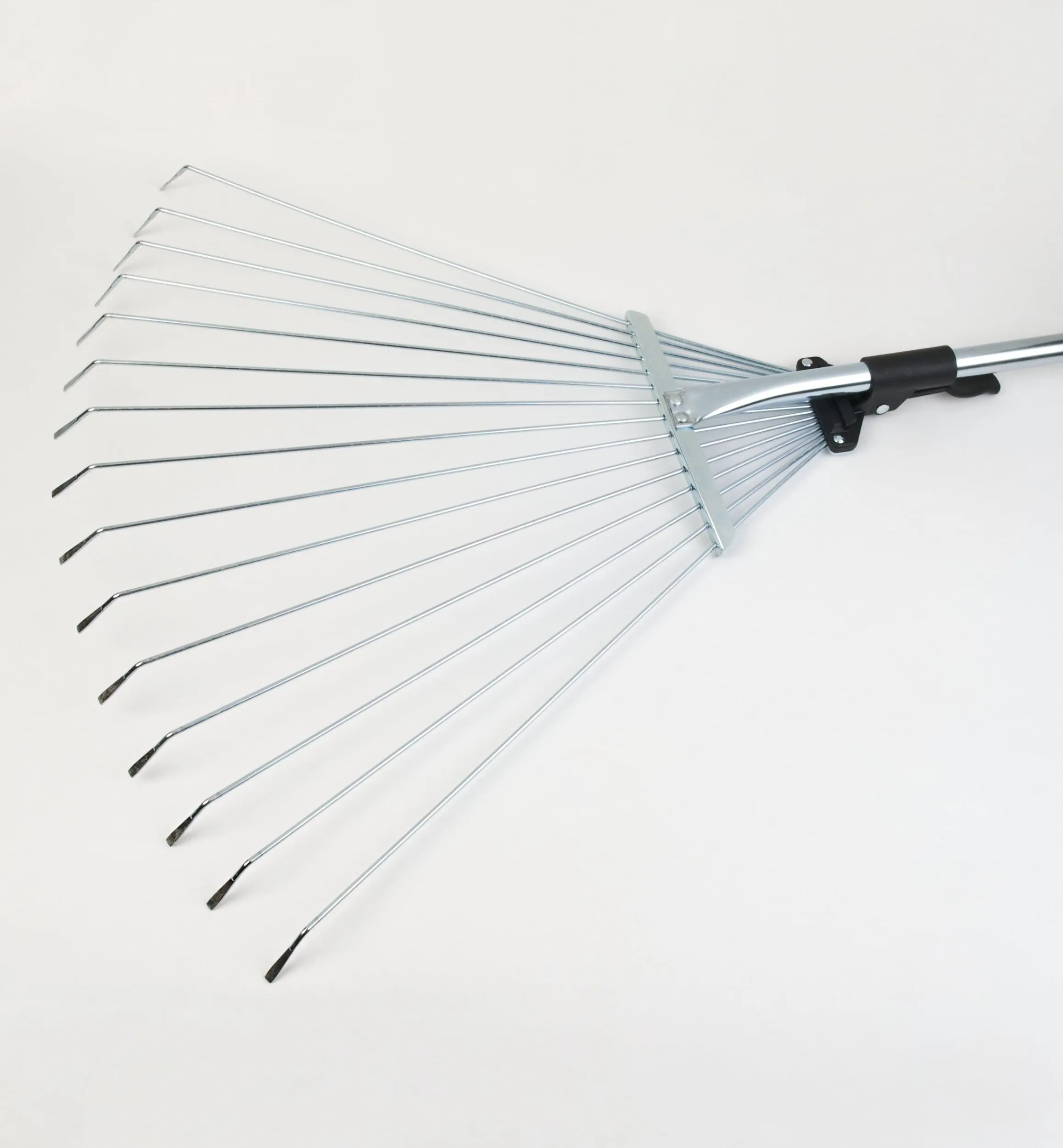 Lee Valley Lawn Care>Adjustable Fan Rakes