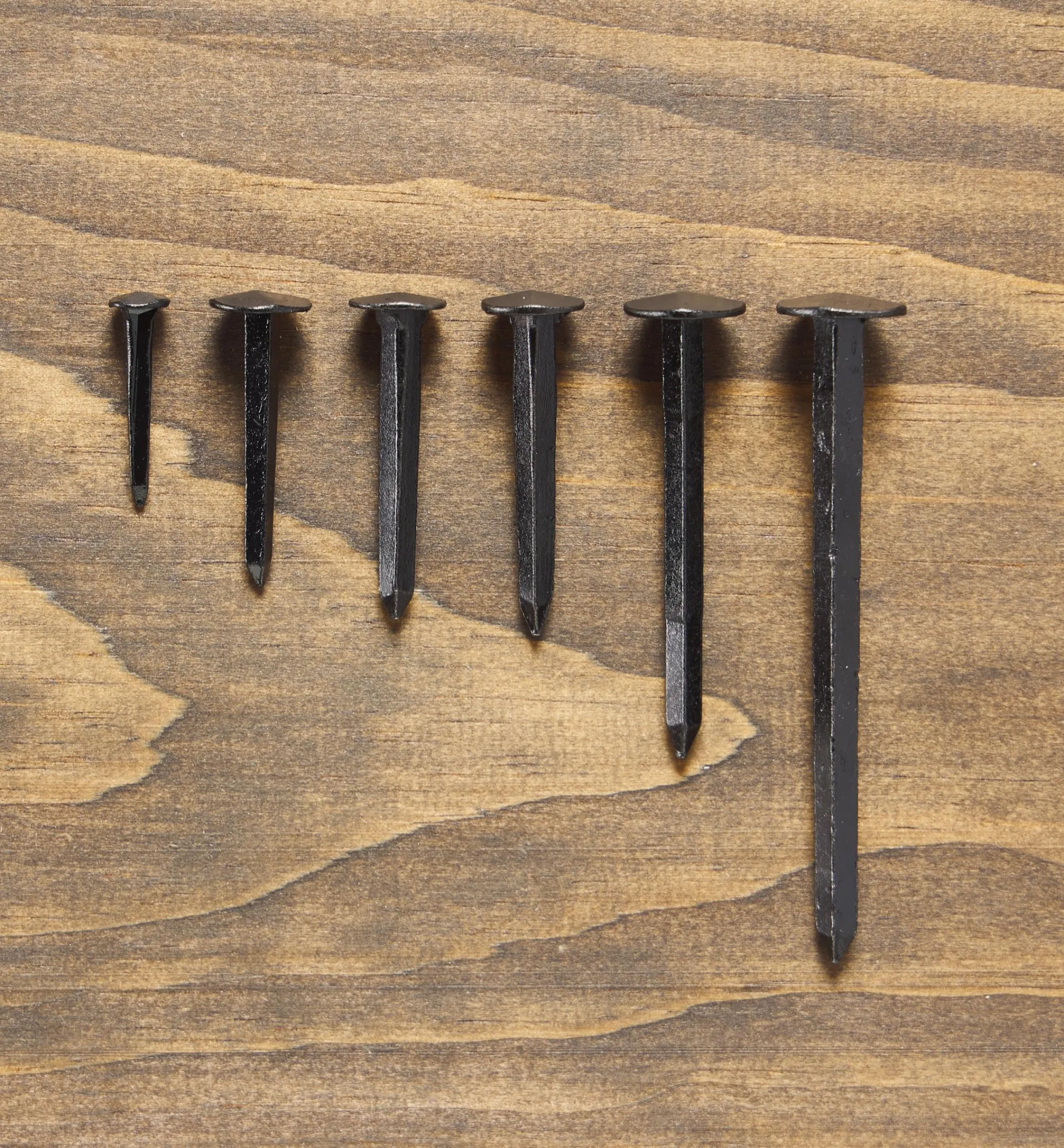 Lee Valley Fasteners>Black Steel Diamond-Head Forged Nails From Clouterie Rivierre