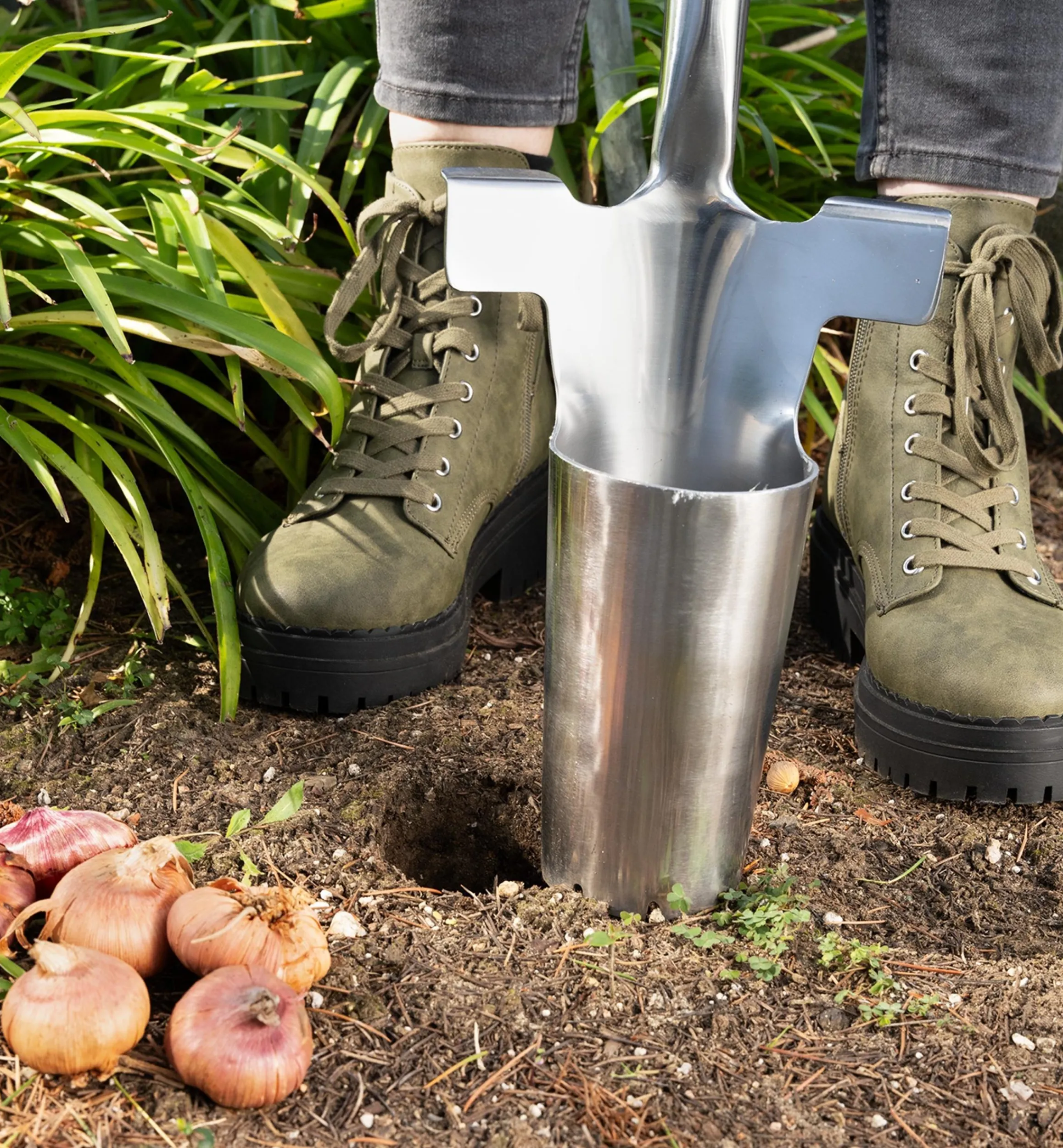 Lee Valley Garden Care>Bulb Planter