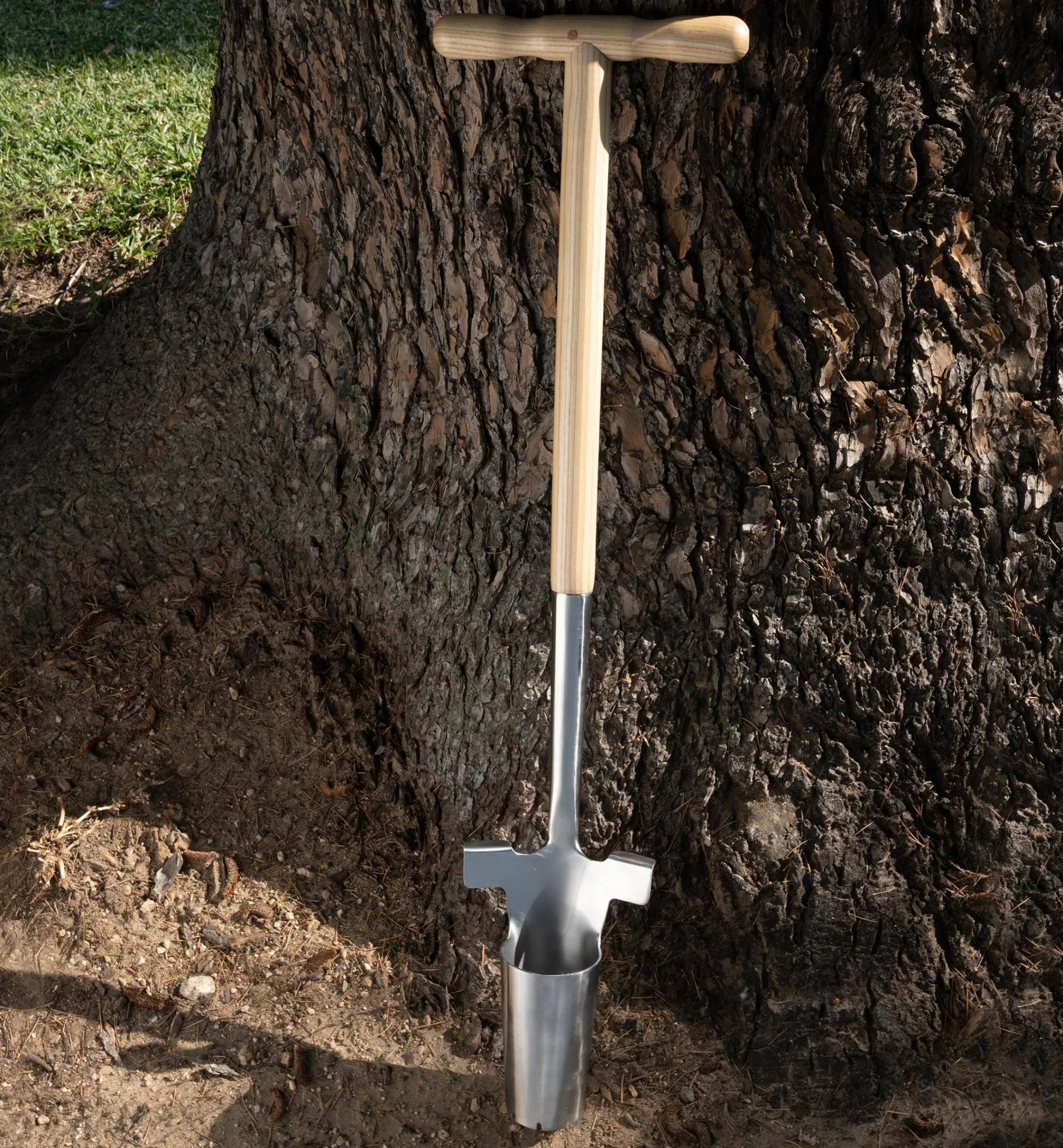 Lee Valley Garden Care>Bulb Planter
