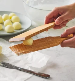 Lee Valley Kitchen Tools><noscript><img width=
