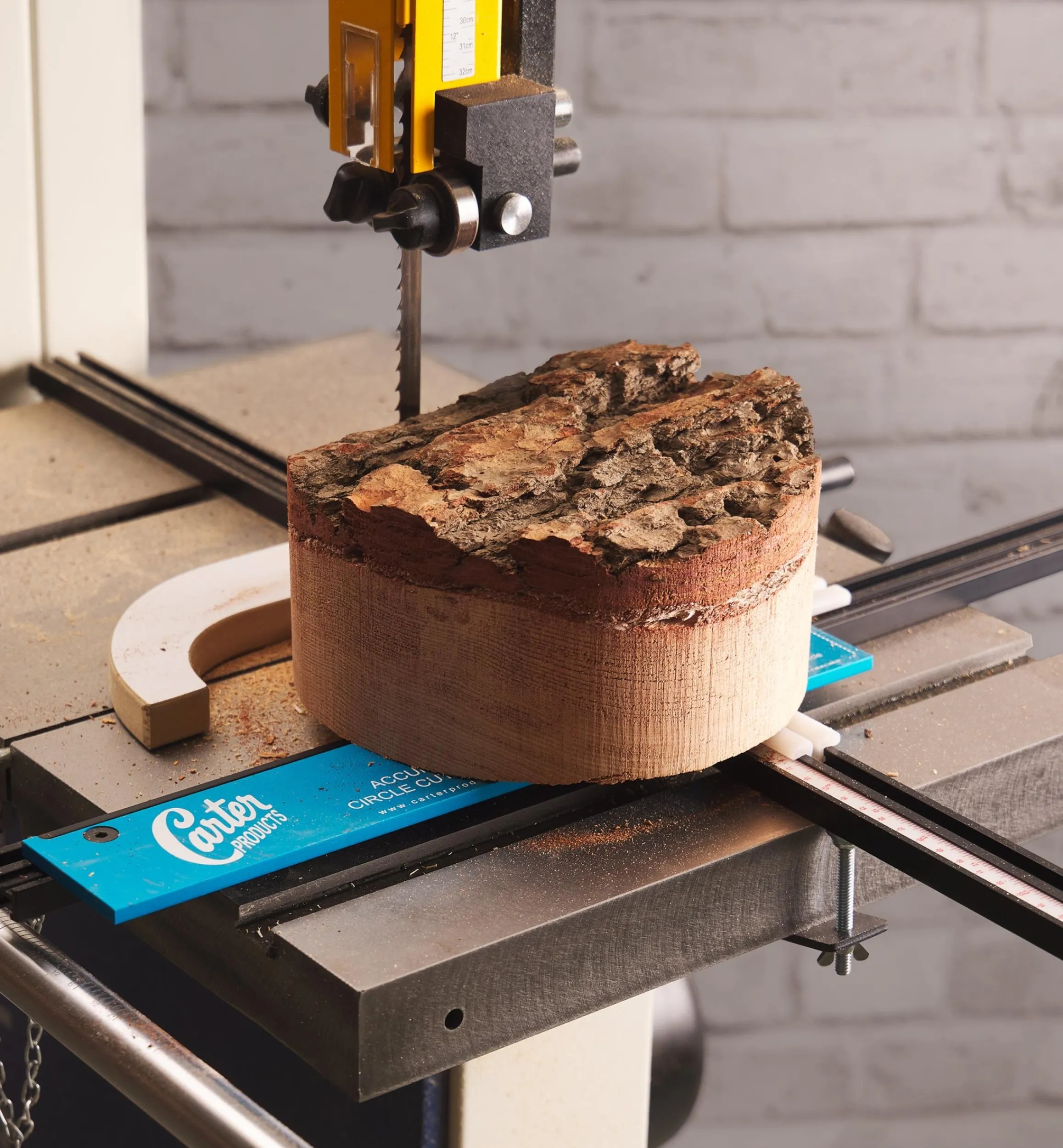 Lee Valley Jigs, Guides & Fixtures>Circle-Cutting Jig With Support