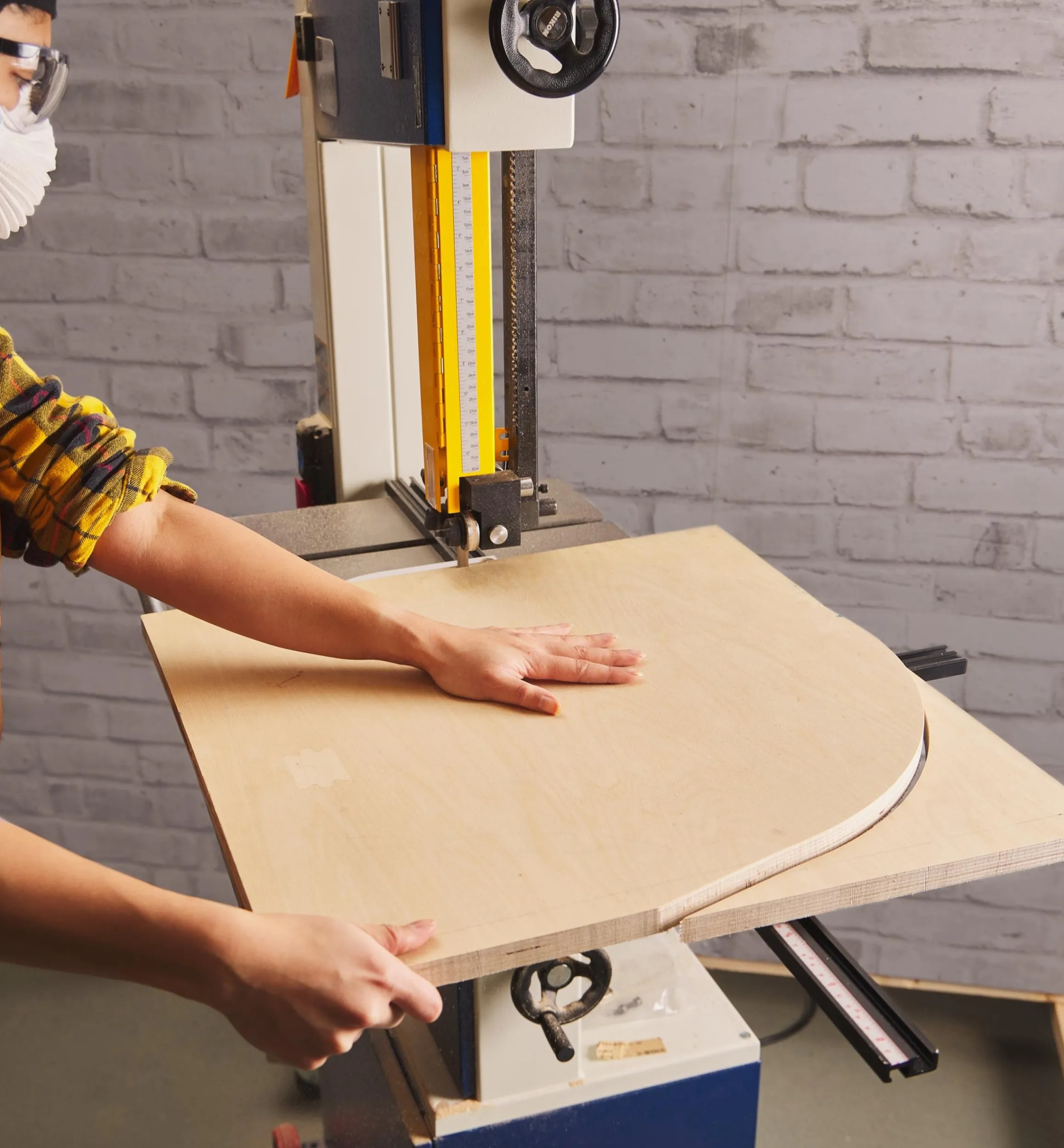 Lee Valley Jigs, Guides & Fixtures>Circle-Cutting Jig With Support