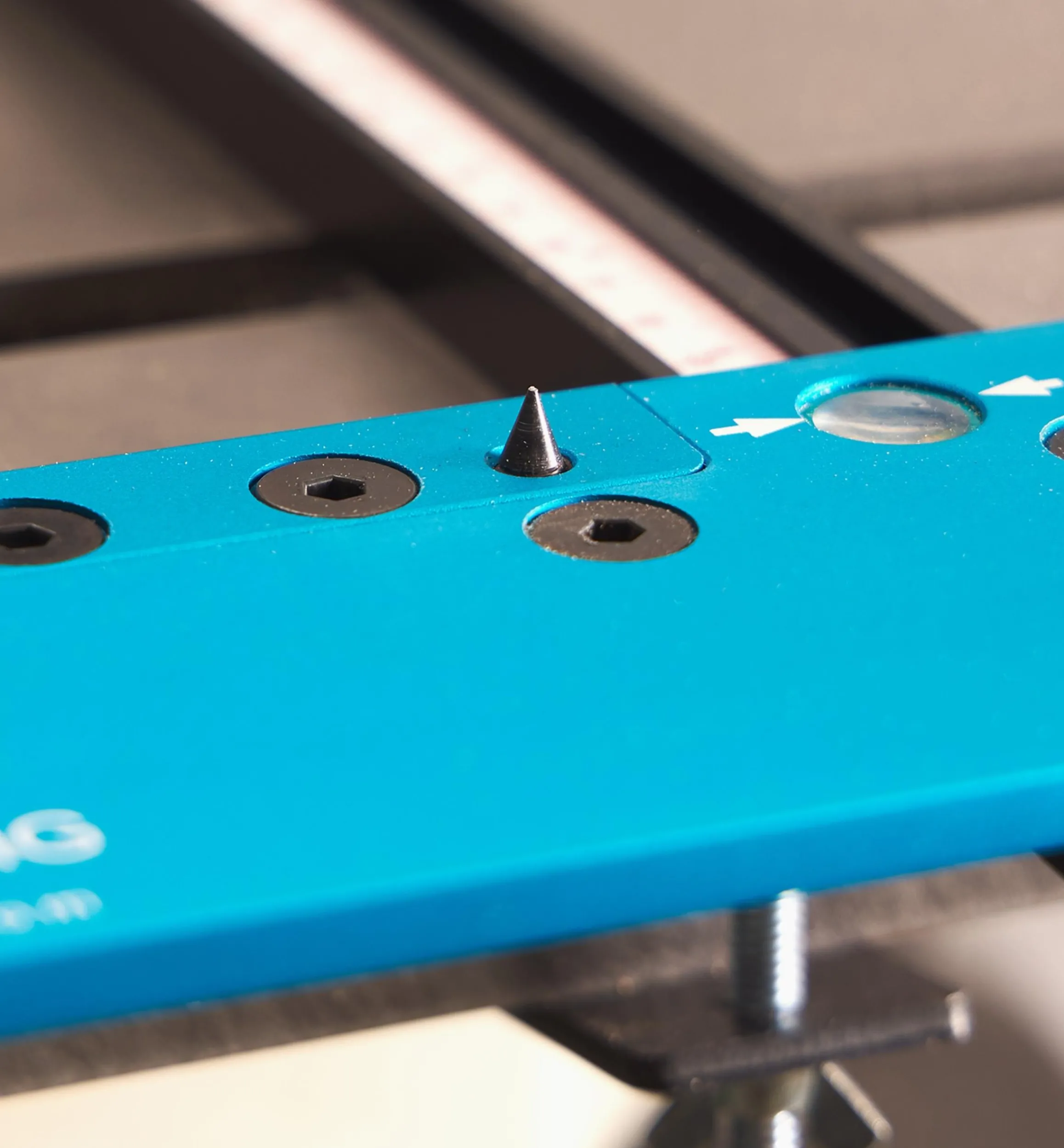 Lee Valley Jigs, Guides & Fixtures>Circle-Cutting Jig With Support