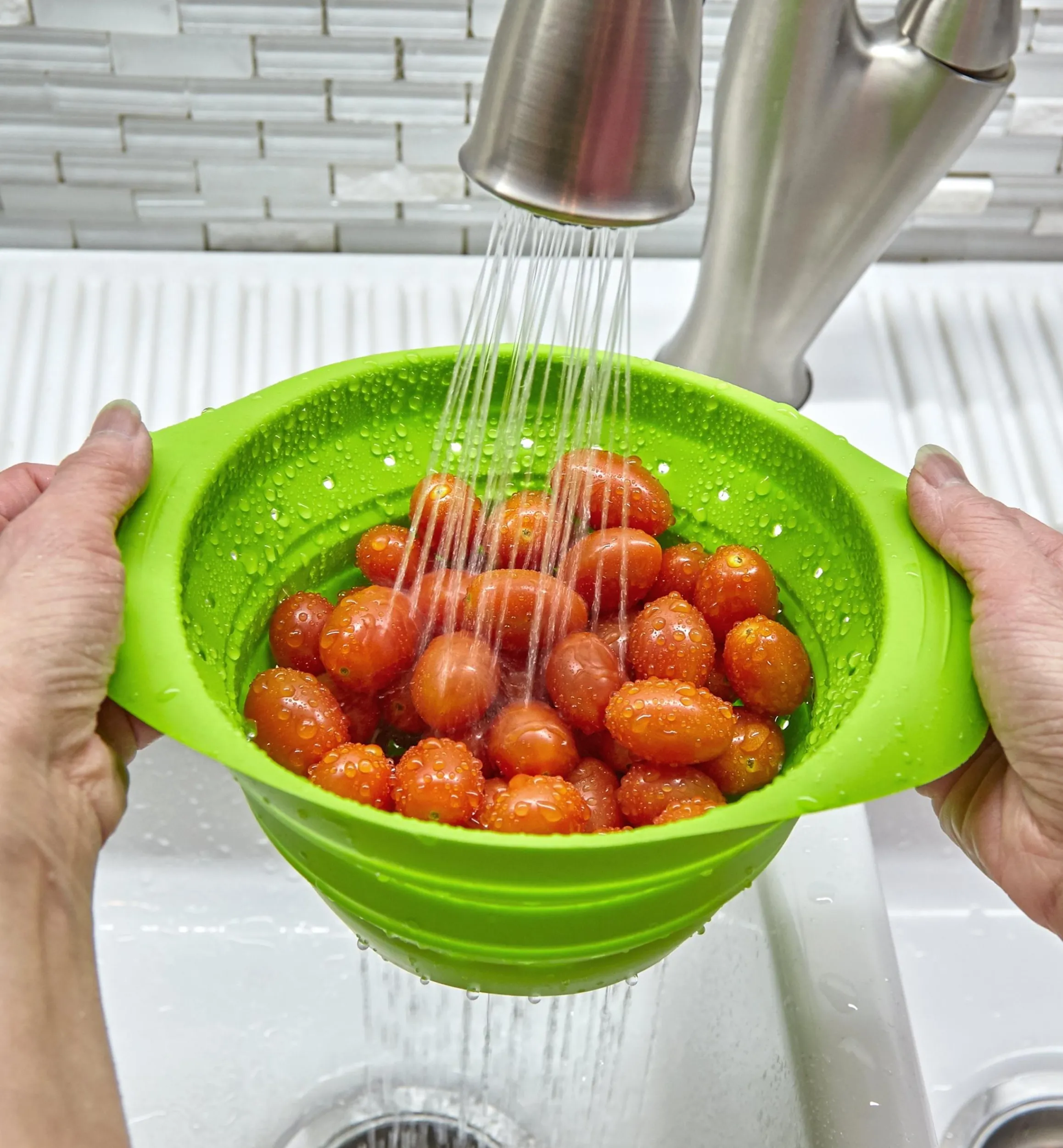 Lee Valley Kitchen Tools>Collapsible Colanders