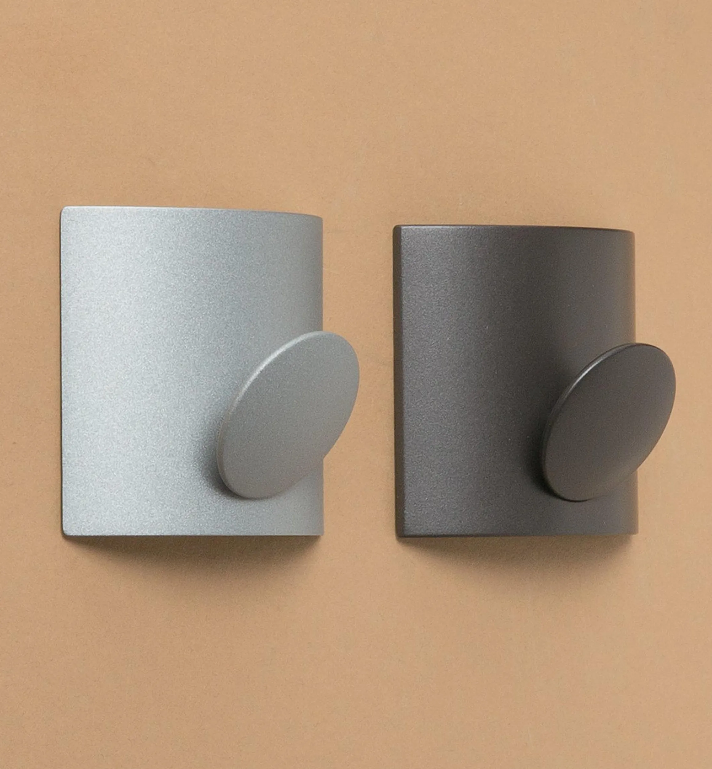Lee Valley Hooks>Convex Coat Hook