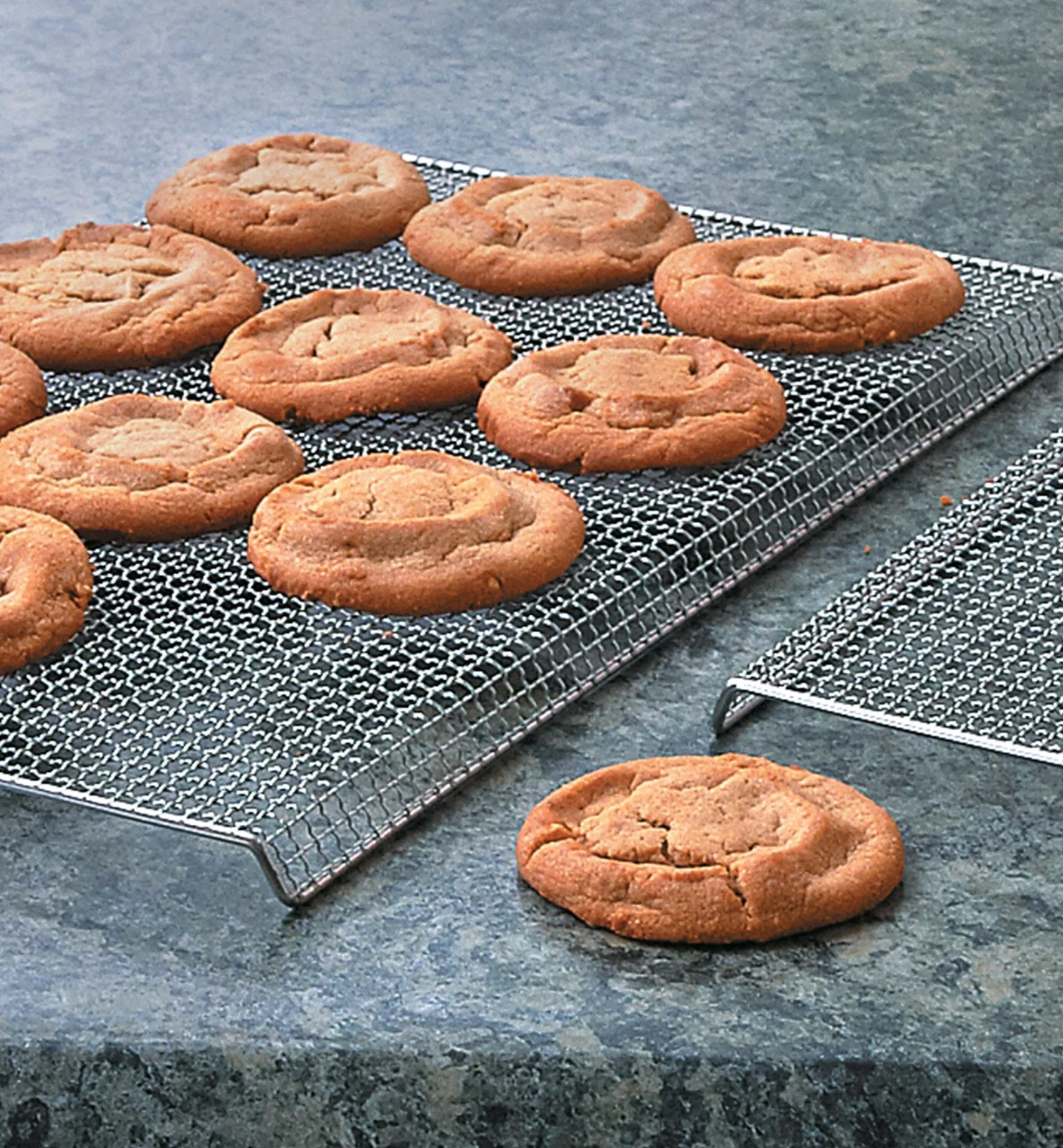 Lee Valley Bakeware>Cooling/Cooking Racks