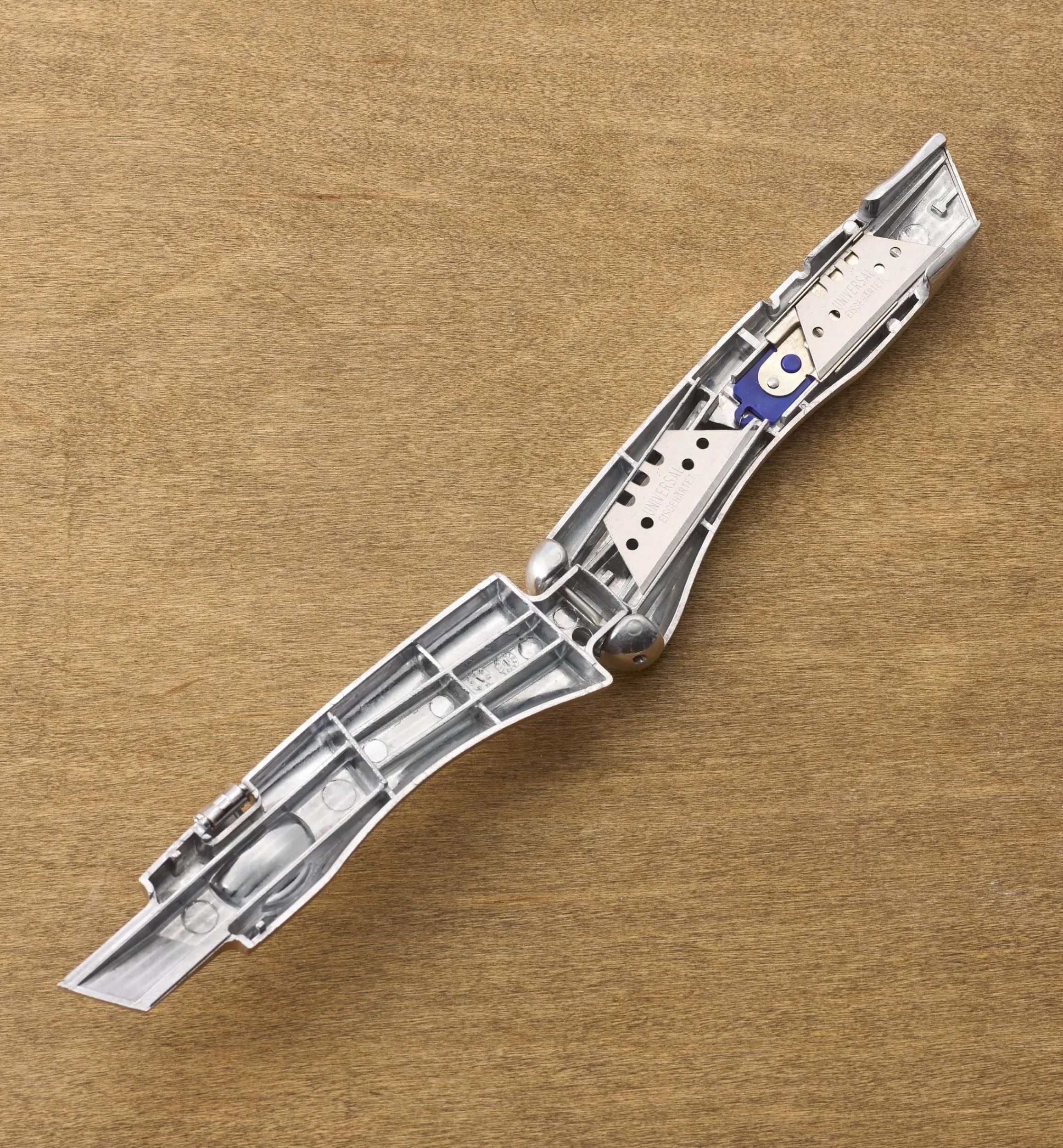 Lee Valley Knives>Delphin 2013 Retractable Knife With Holster