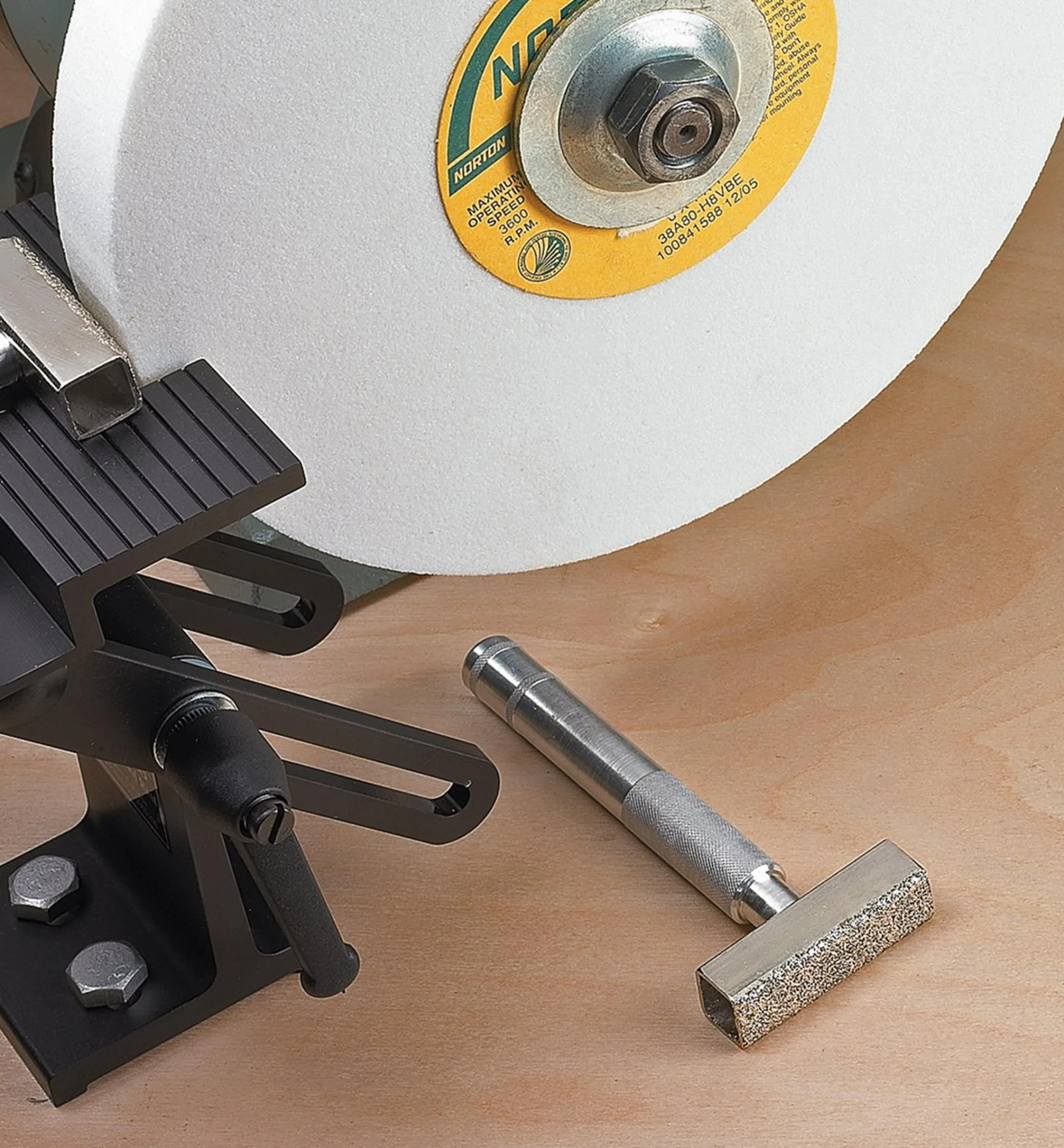 Lee Valley Sharpening>Diamond Bar Wheel Dresser