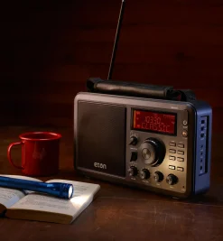 Lee Valley Electronics>Eton AM/FM Shortwave Radio