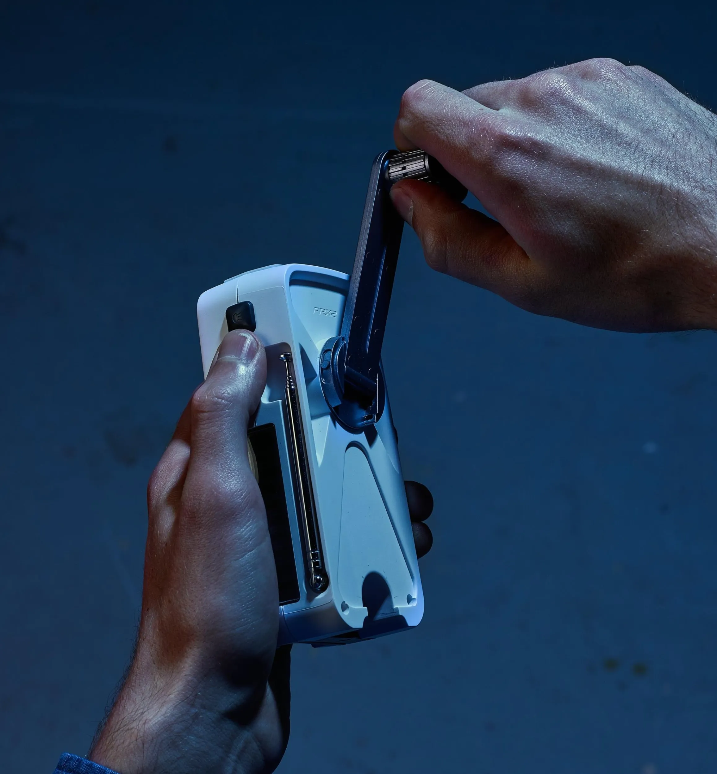 Lee Valley Electronics>Eton Crank Emergency Weather Radio