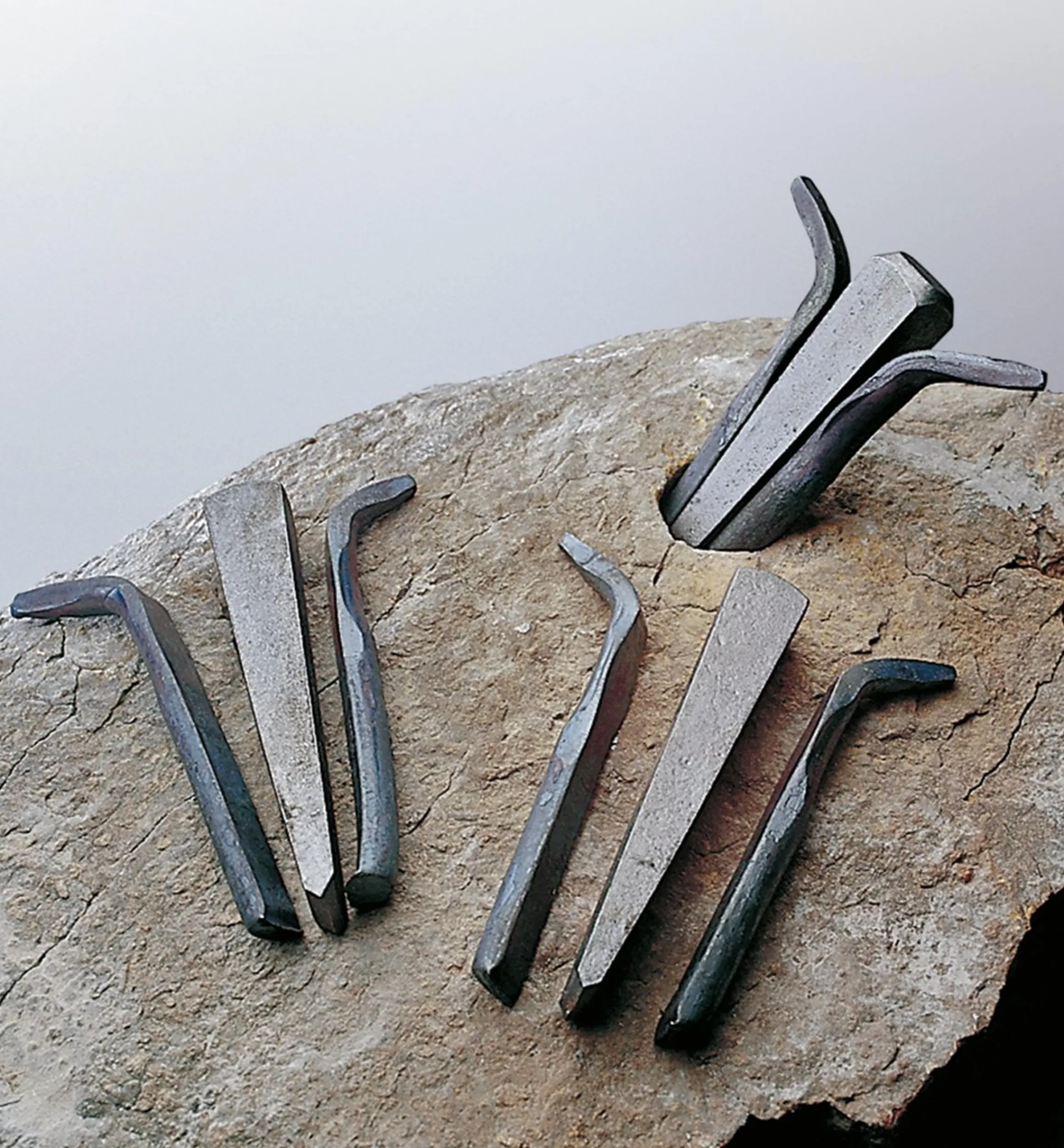 Lee Valley Hardscaping>Feathers & Irons