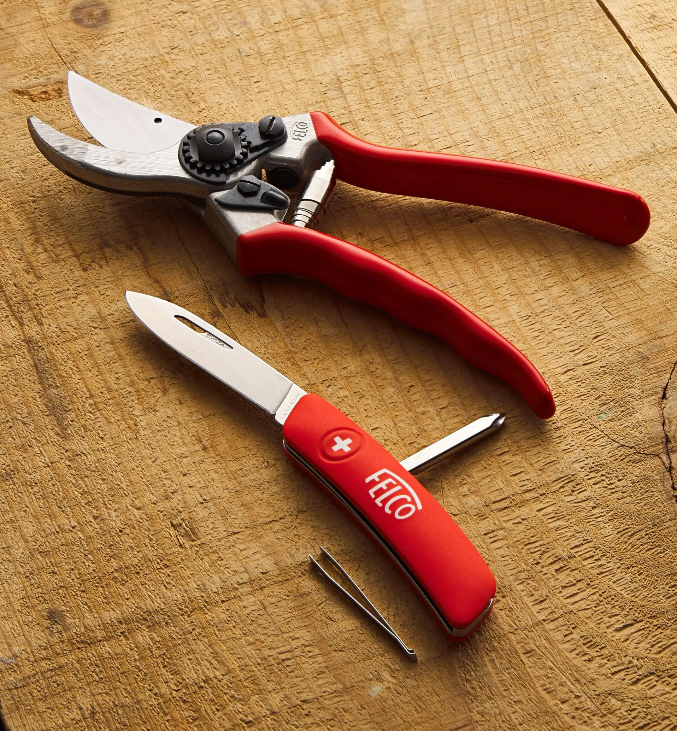 Lee Valley Pruners>Felco Classic #2 Pruner & Pocket Knife