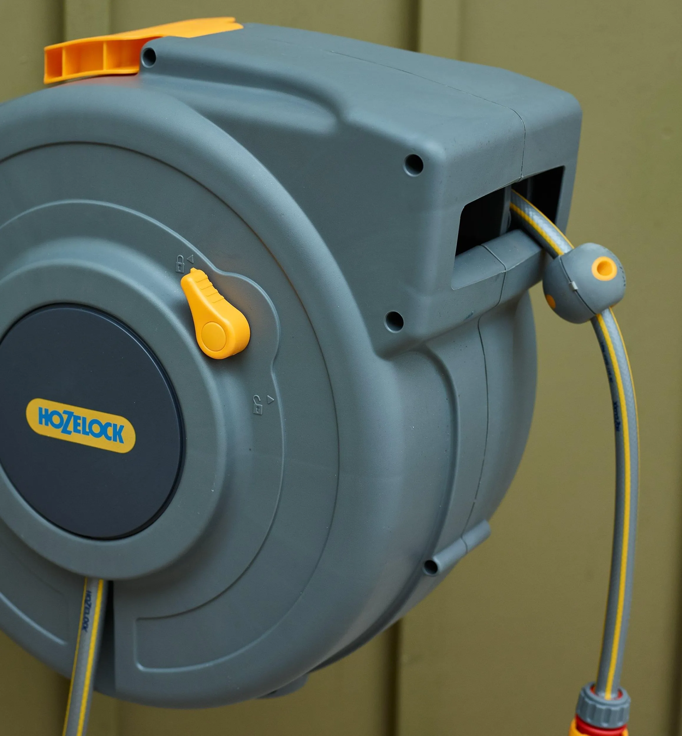 Lee Valley Hoses & Accessories>Hozelock Auto-Retracting Hose Reels