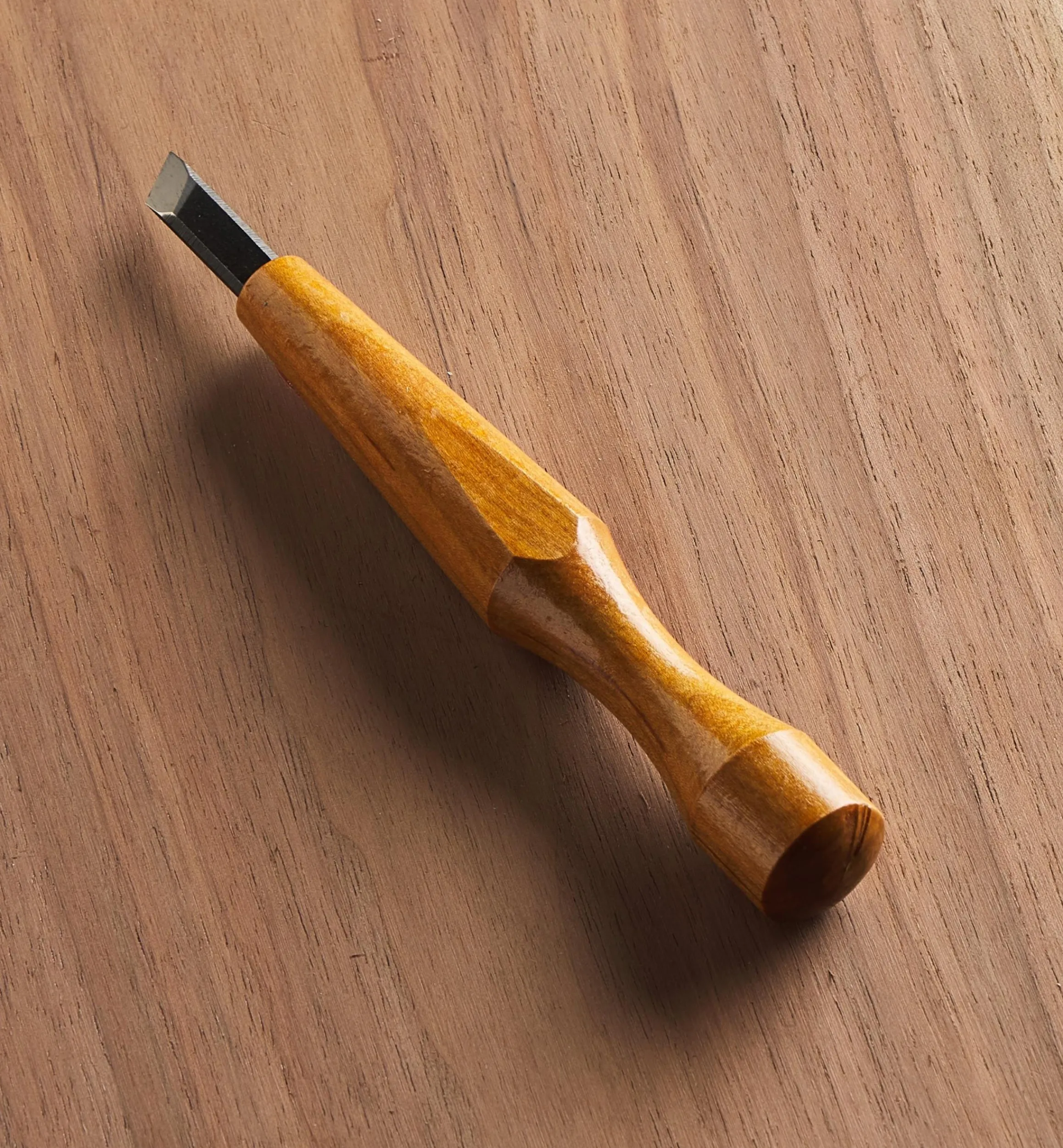 Lee Valley Hand Tools>Japanese 7.5mm Detail Carving Left-Hand Skew Chisel