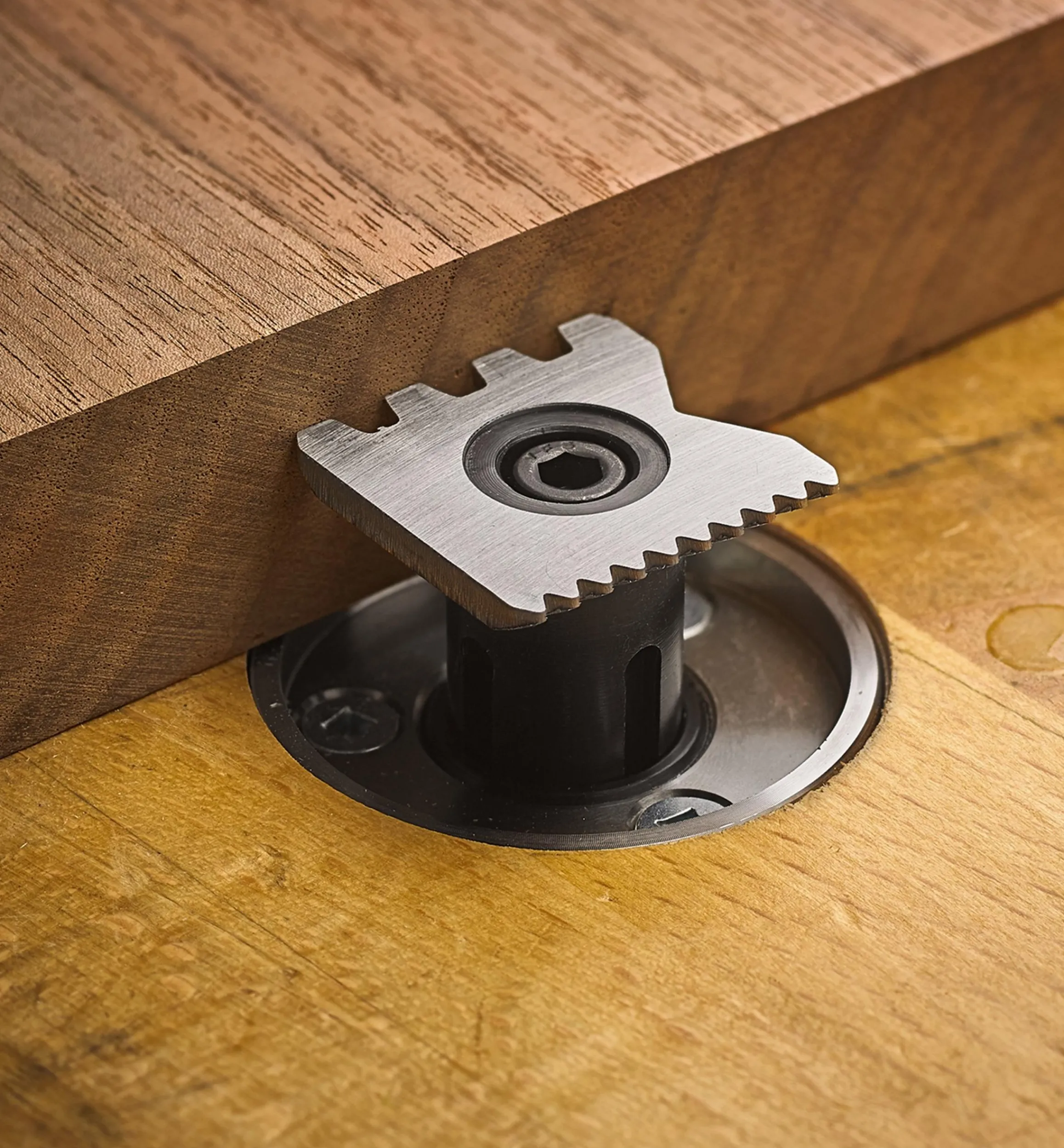 Lee Valley Workshop>Replica Recessed Bench Stop