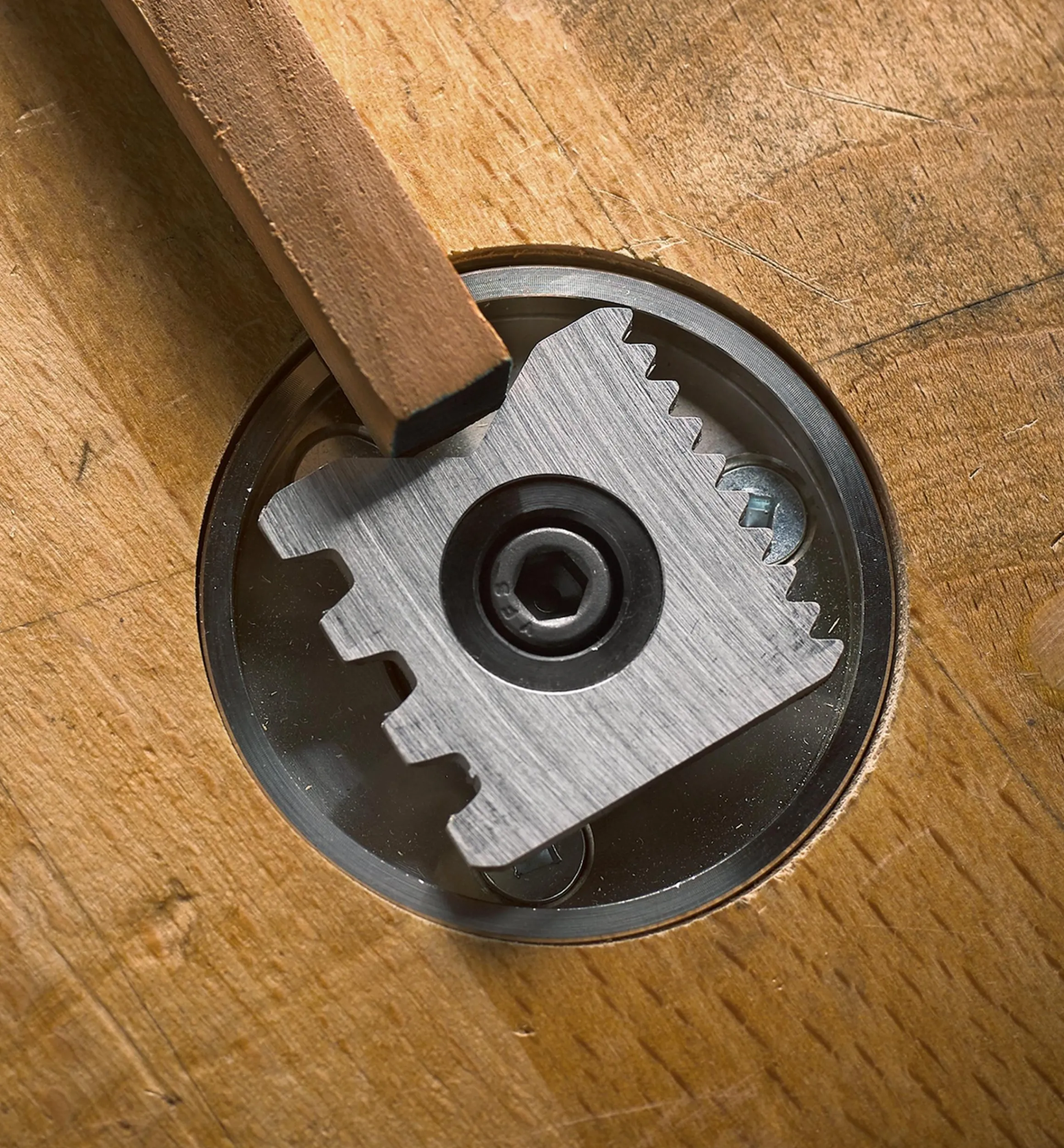 Lee Valley Workshop>Replica Recessed Bench Stop