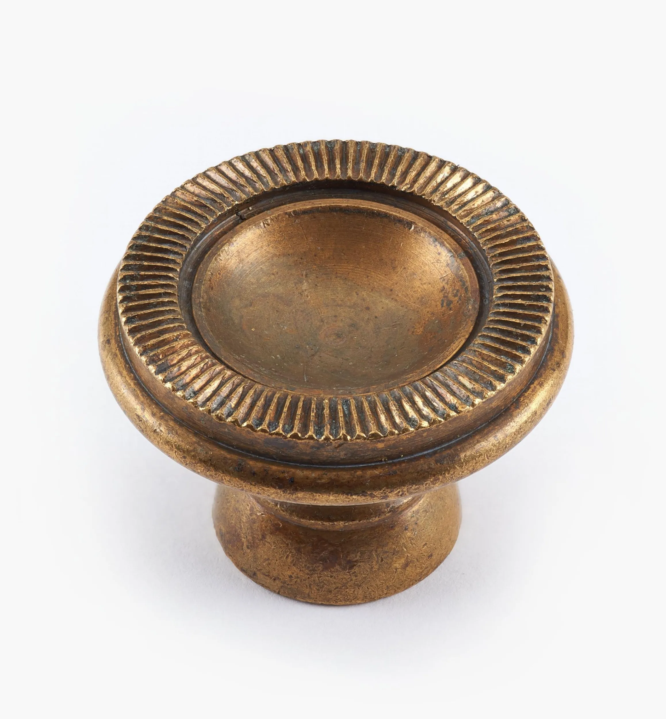 Lee Valley Knobs>Louis XVI Ribbon Knobs