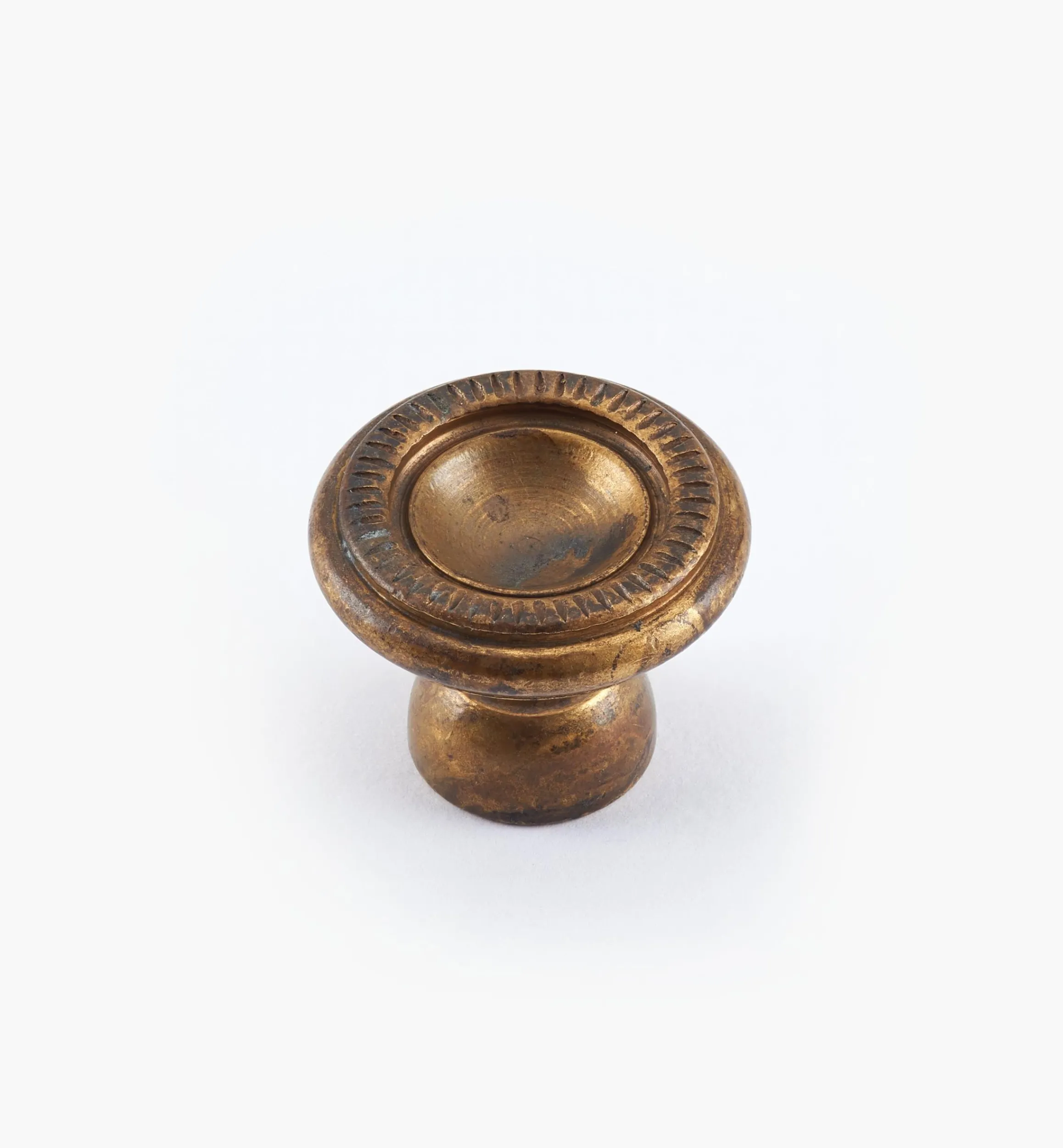 Lee Valley Knobs>Louis XVI Ribbon Knobs