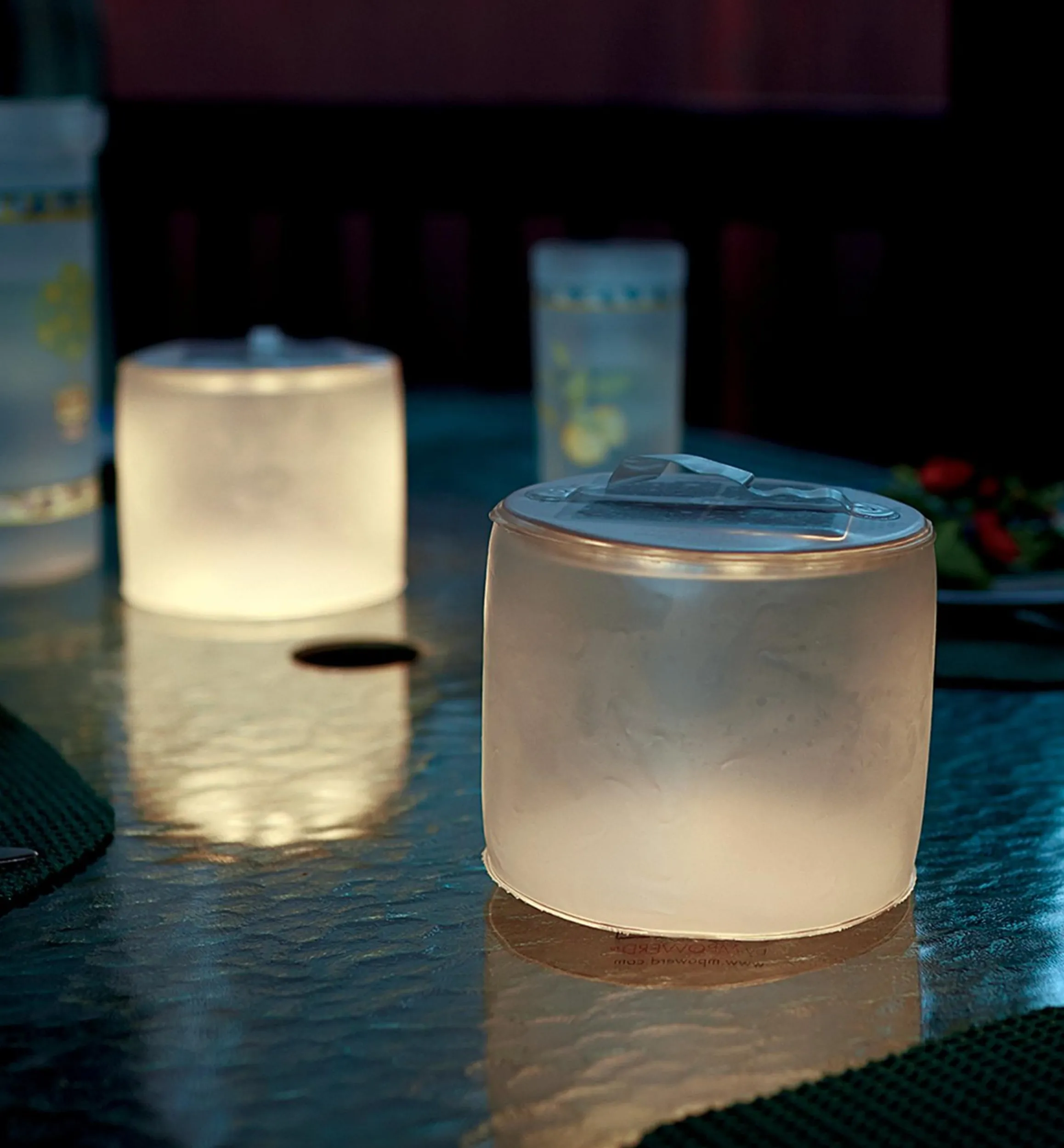 Lee Valley Lighting>Luci Inflatable Solar-Charged Lanterns