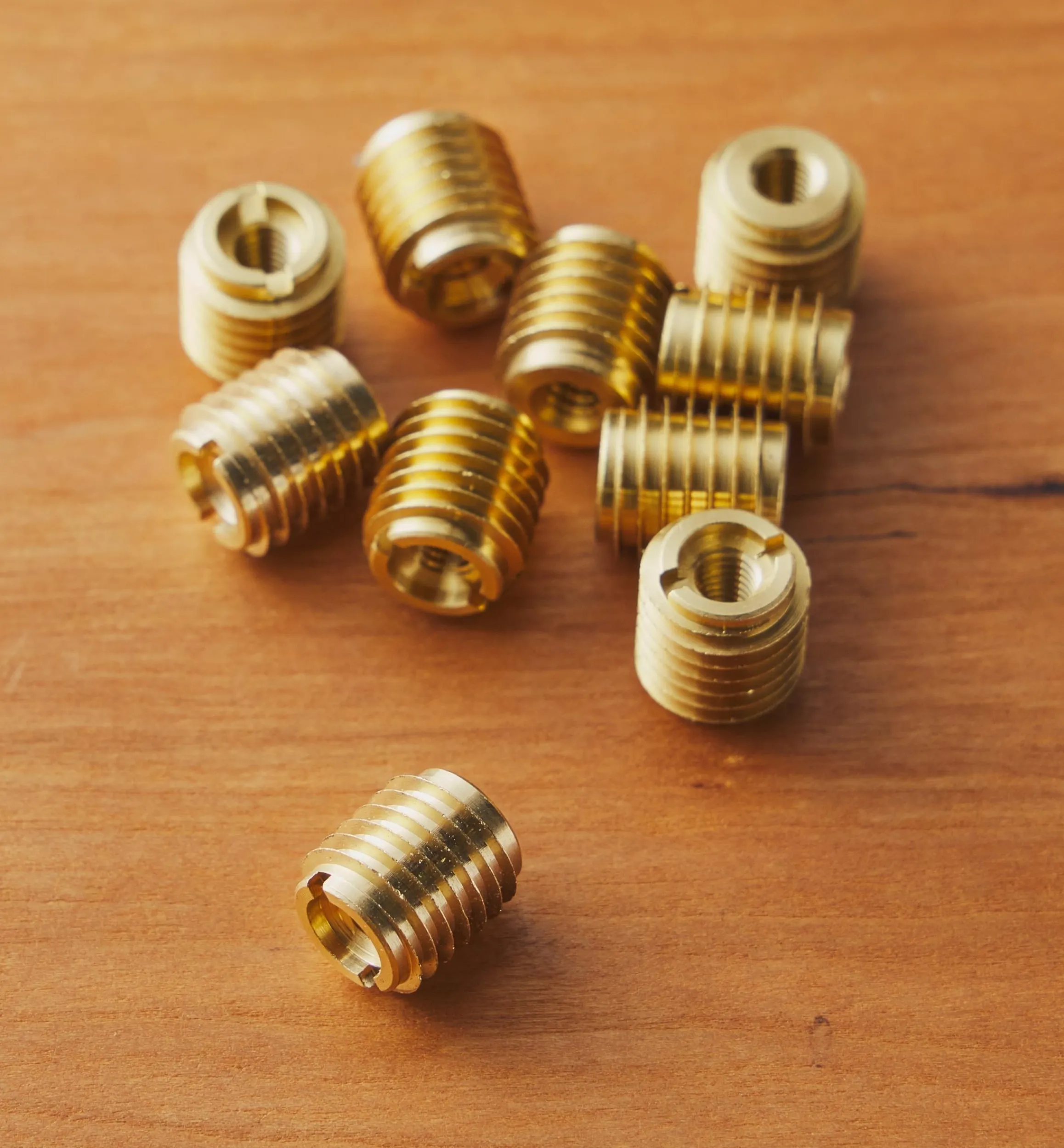 Lee Valley Fasteners>M5-0.8 Brass Knife-Edge Insert Nuts