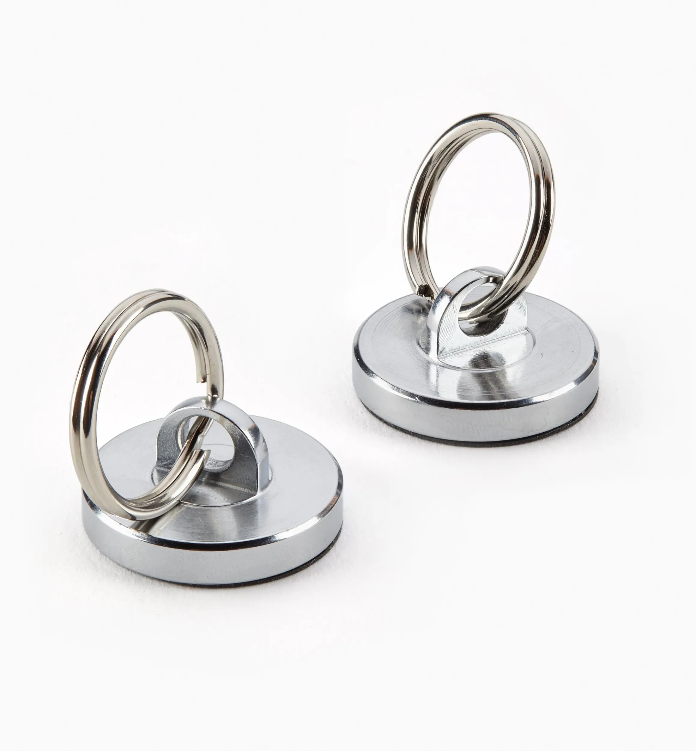 Lee Valley Storage & Organization>Magnetic Cord Holder