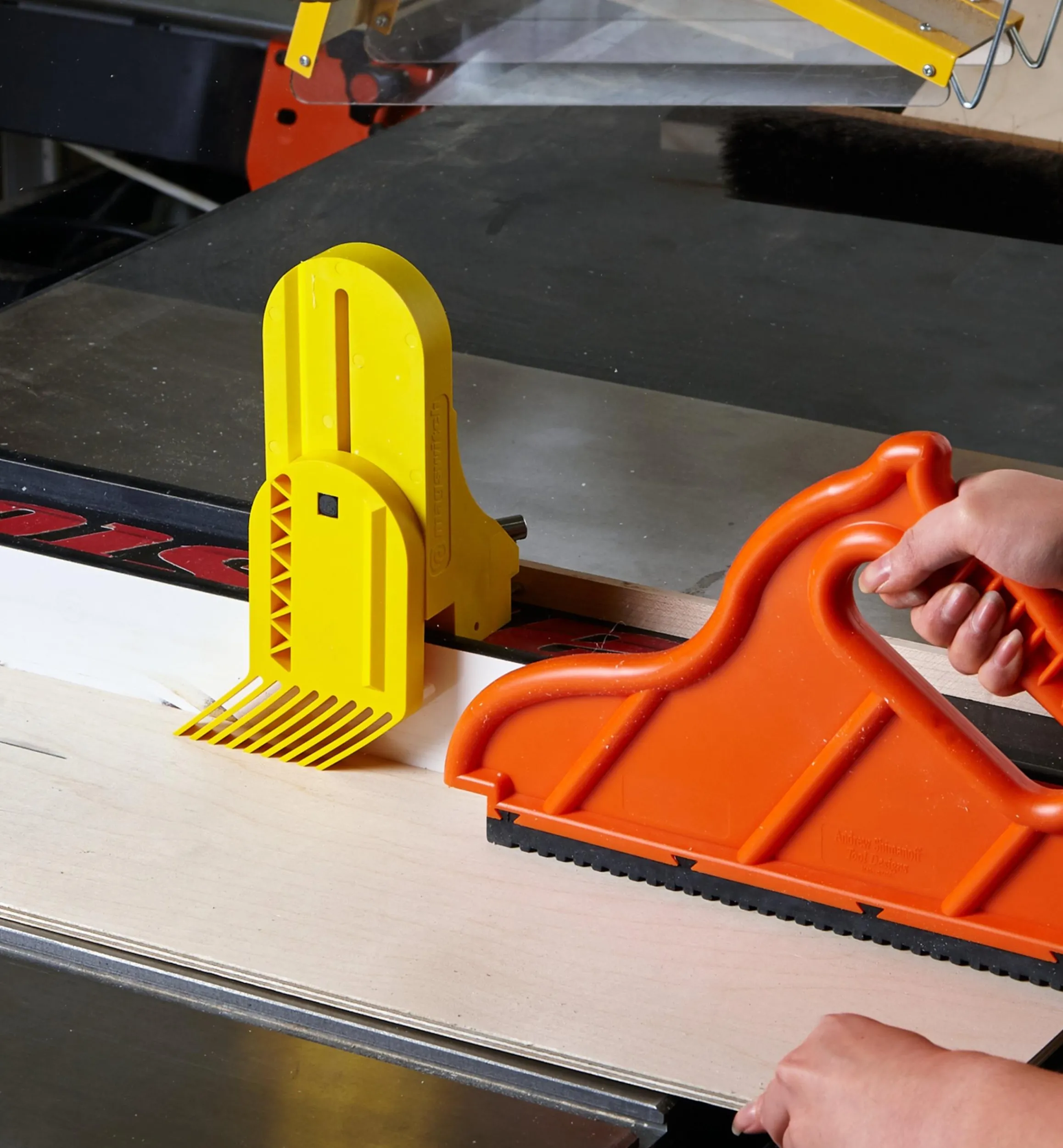 Lee Valley Safety>MagSwitch Magnetic Vertical Featherboard