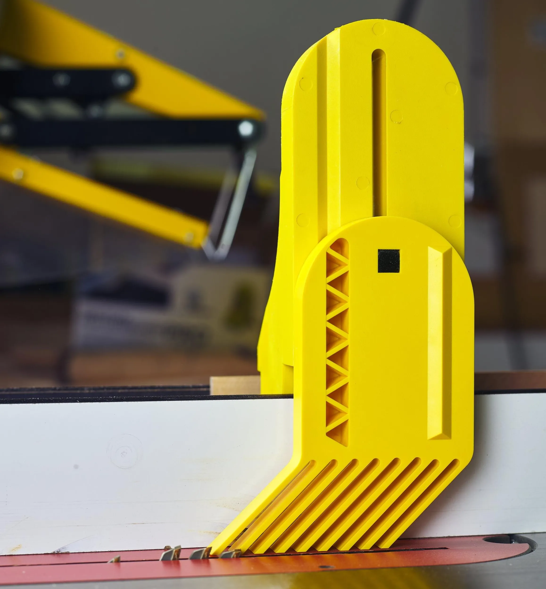 Lee Valley Safety>MagSwitch Magnetic Vertical Featherboard
