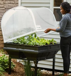 Lee Valley Container Gardening>Medium Vegepod Container Garden