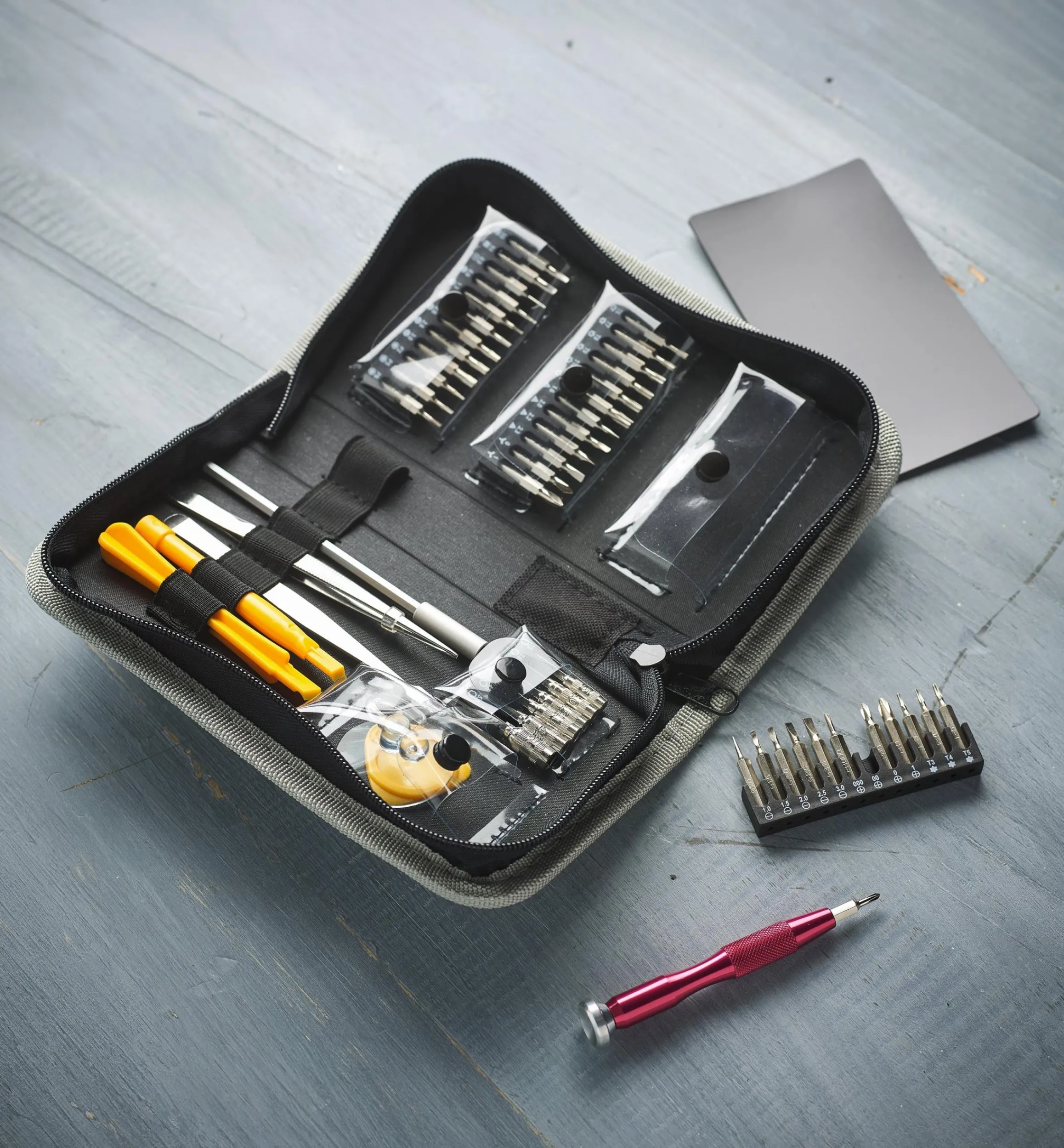 Lee Valley Screwdrivers>51-Piece Micro-Tool Set