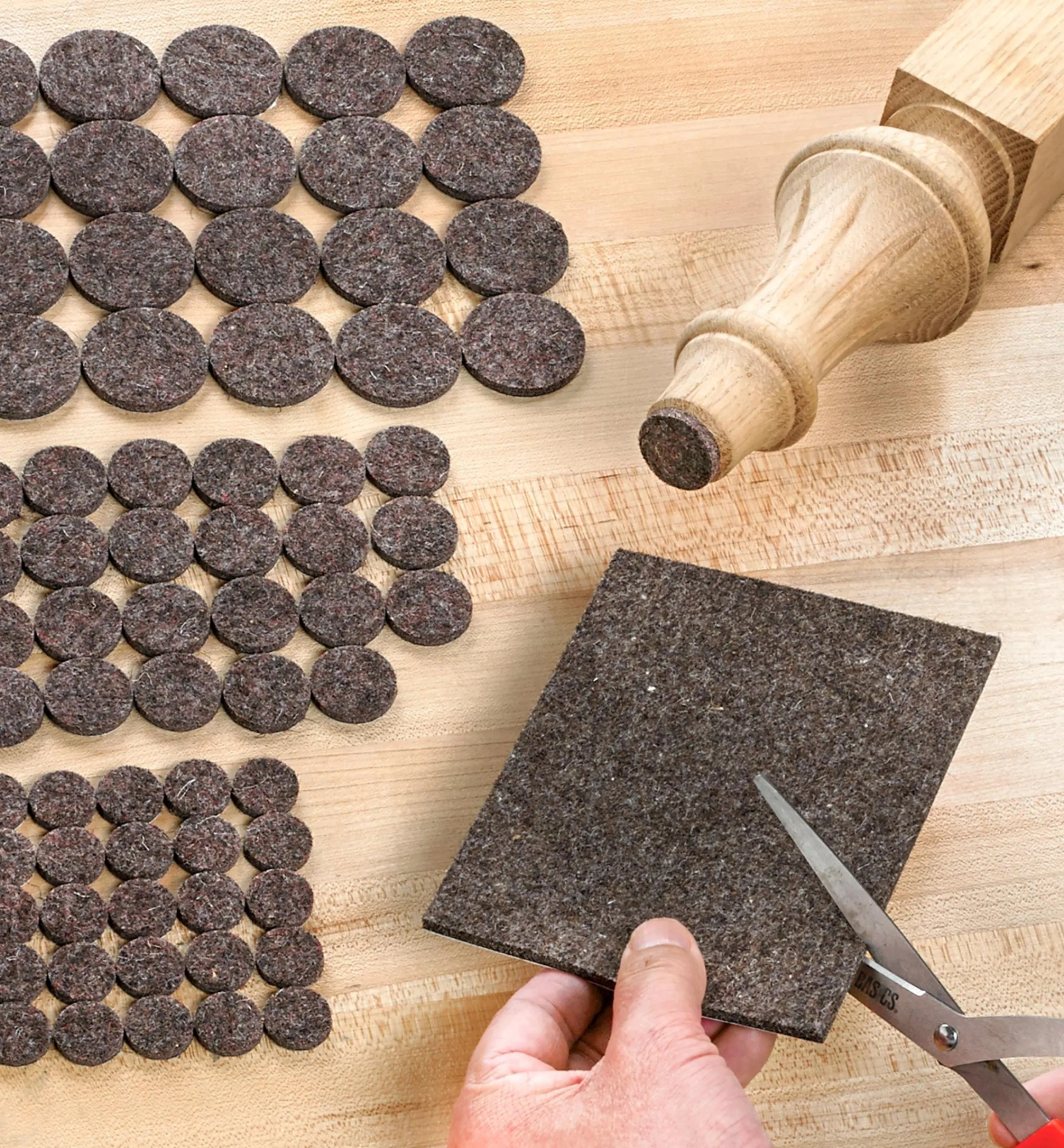 Lee Valley Bumpers & Pads>123-Piece Set Of Wool-Blend Furniture Pads