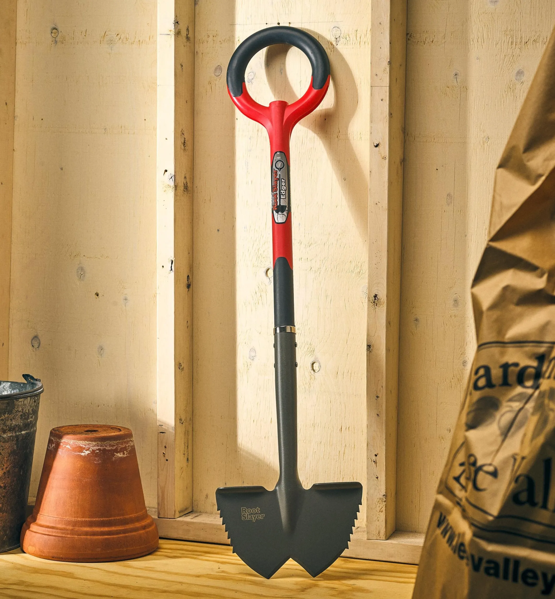 Lee Valley Lawn Care>Radius Root-Cutter Lawn Edger