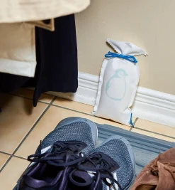 Lee Valley Home Maintenance>Reusable Dehumidifier Bags