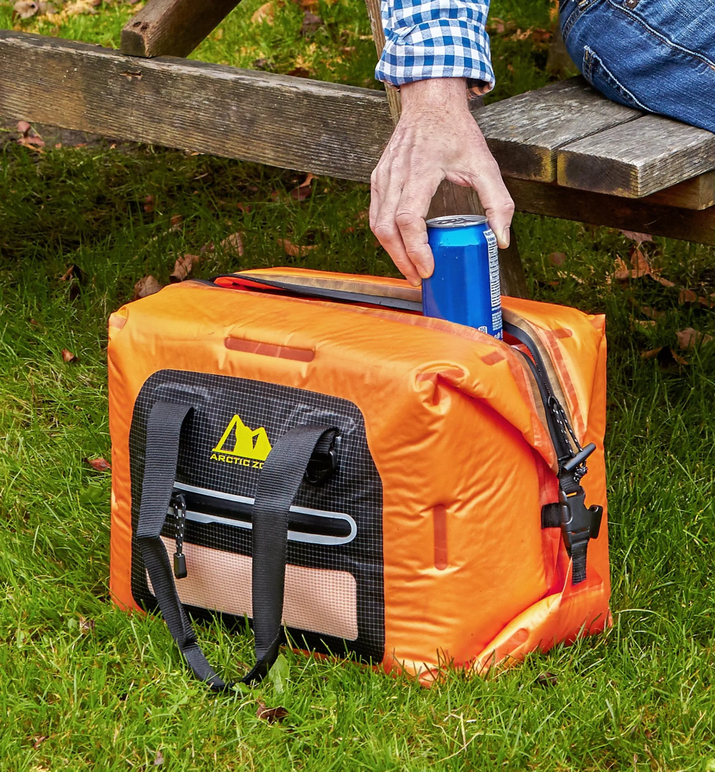 Lee Valley Personal Accessories>Self-Inflating Cooler