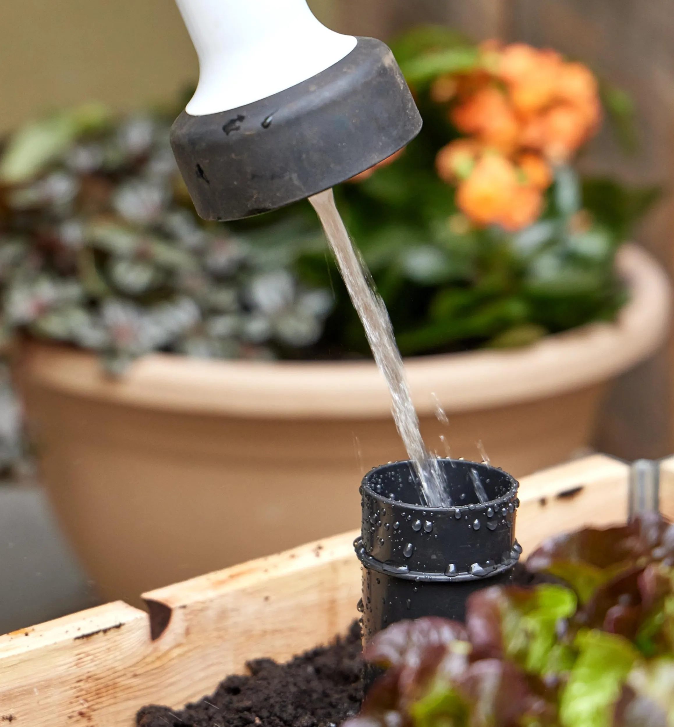 Lee Valley Container Gardening>Self-Watering Raised-Bed Hardware