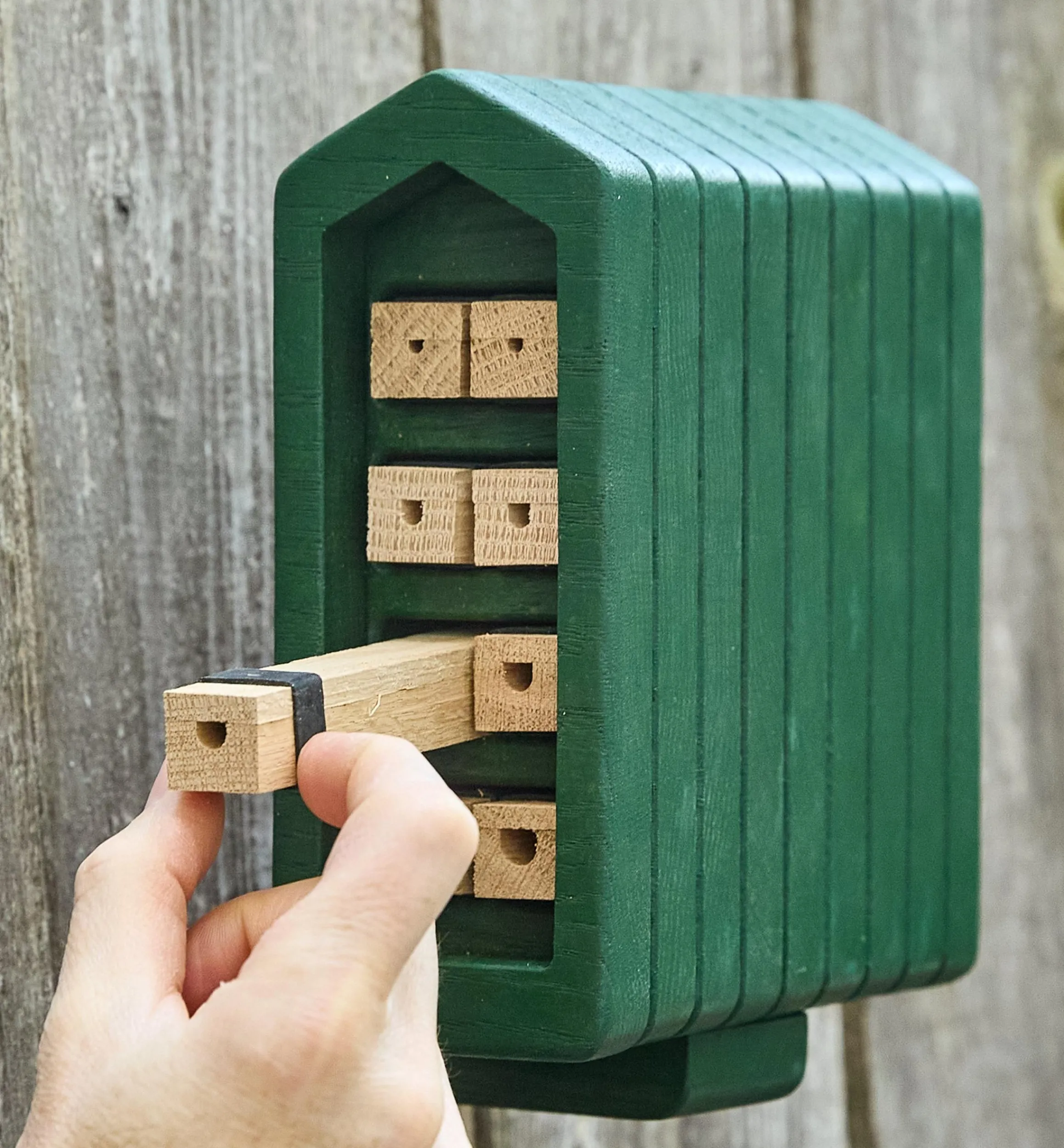 Lee Valley Pest Control>Solitary Bee Home