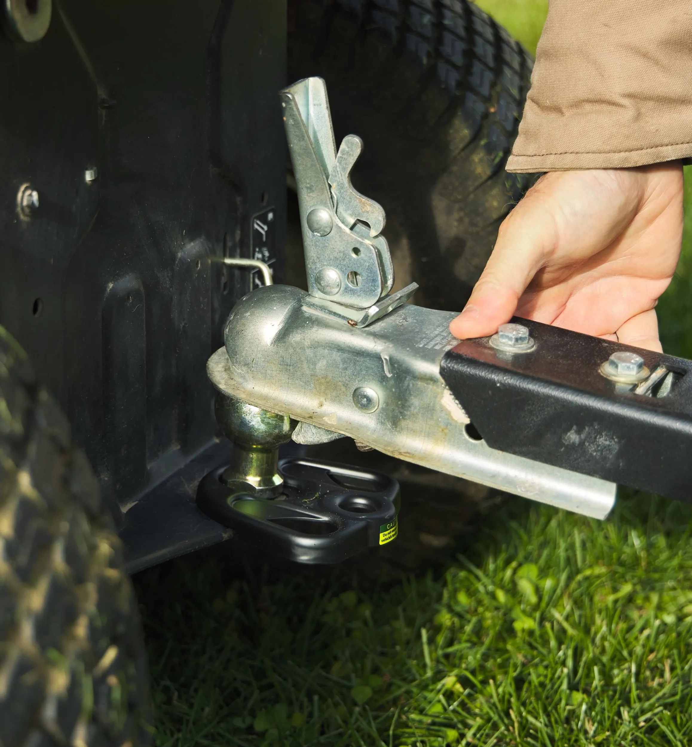 Lee Valley Lawn Care>Three-Way Hitch Plate