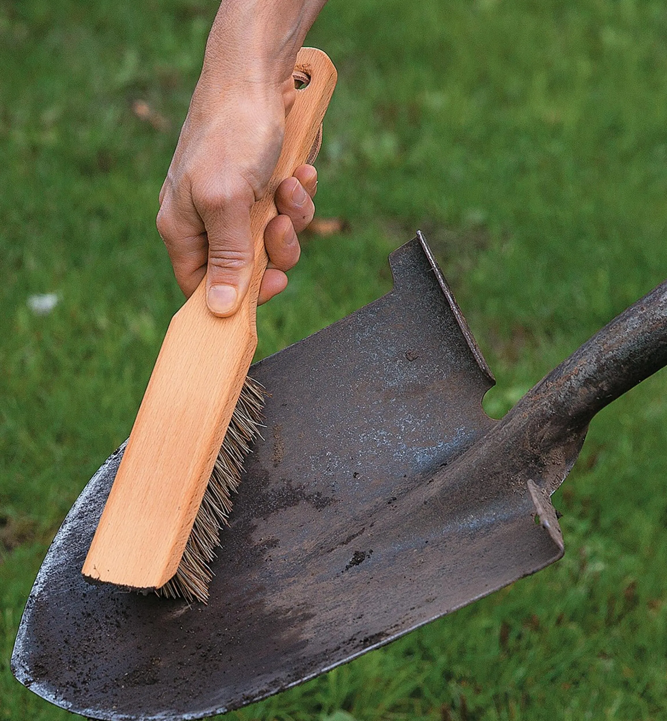 Lee Valley Garden Care>Toolshed Brush