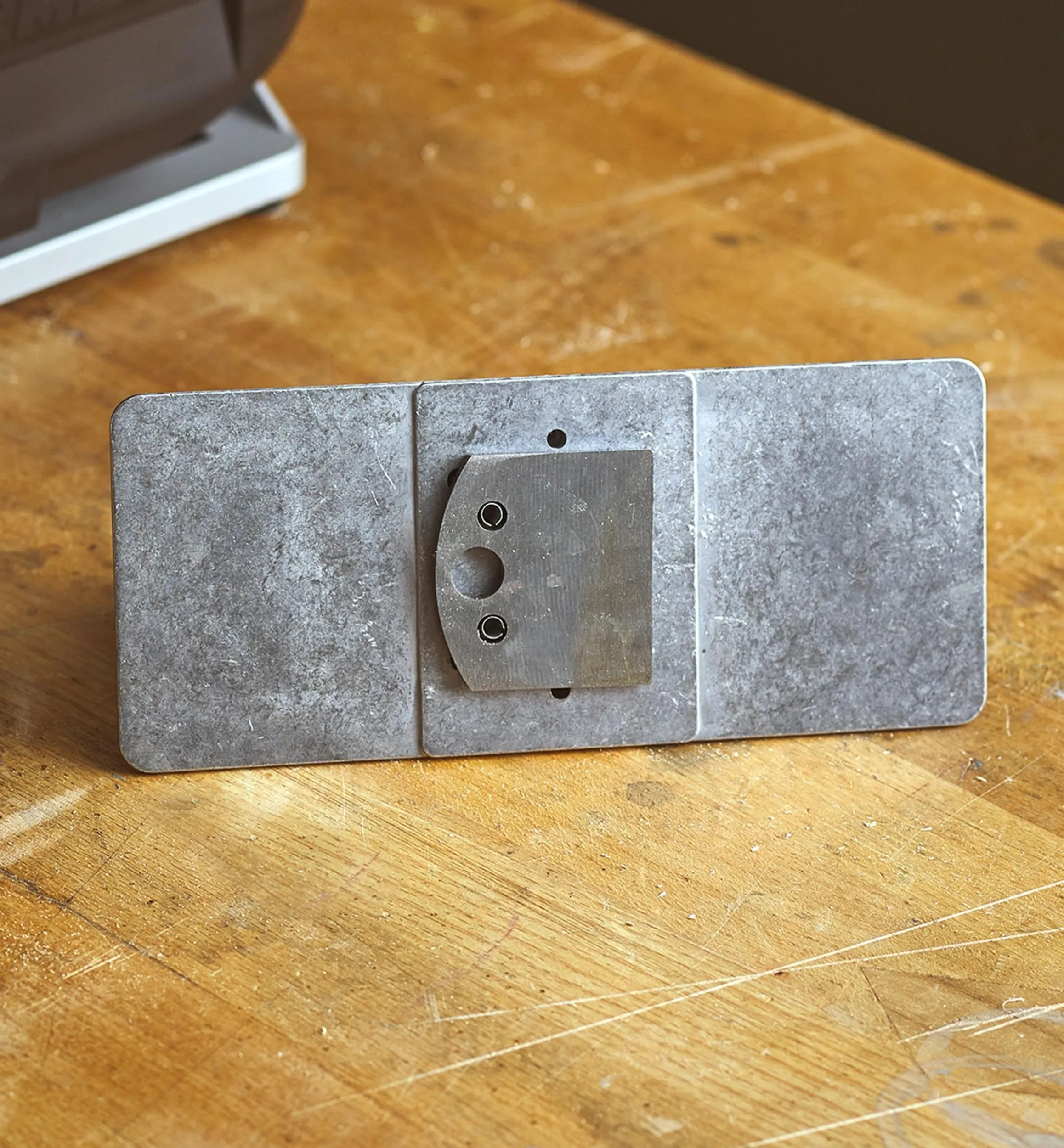Lee Valley Sharpening>Tormek Molding Knife Attachment