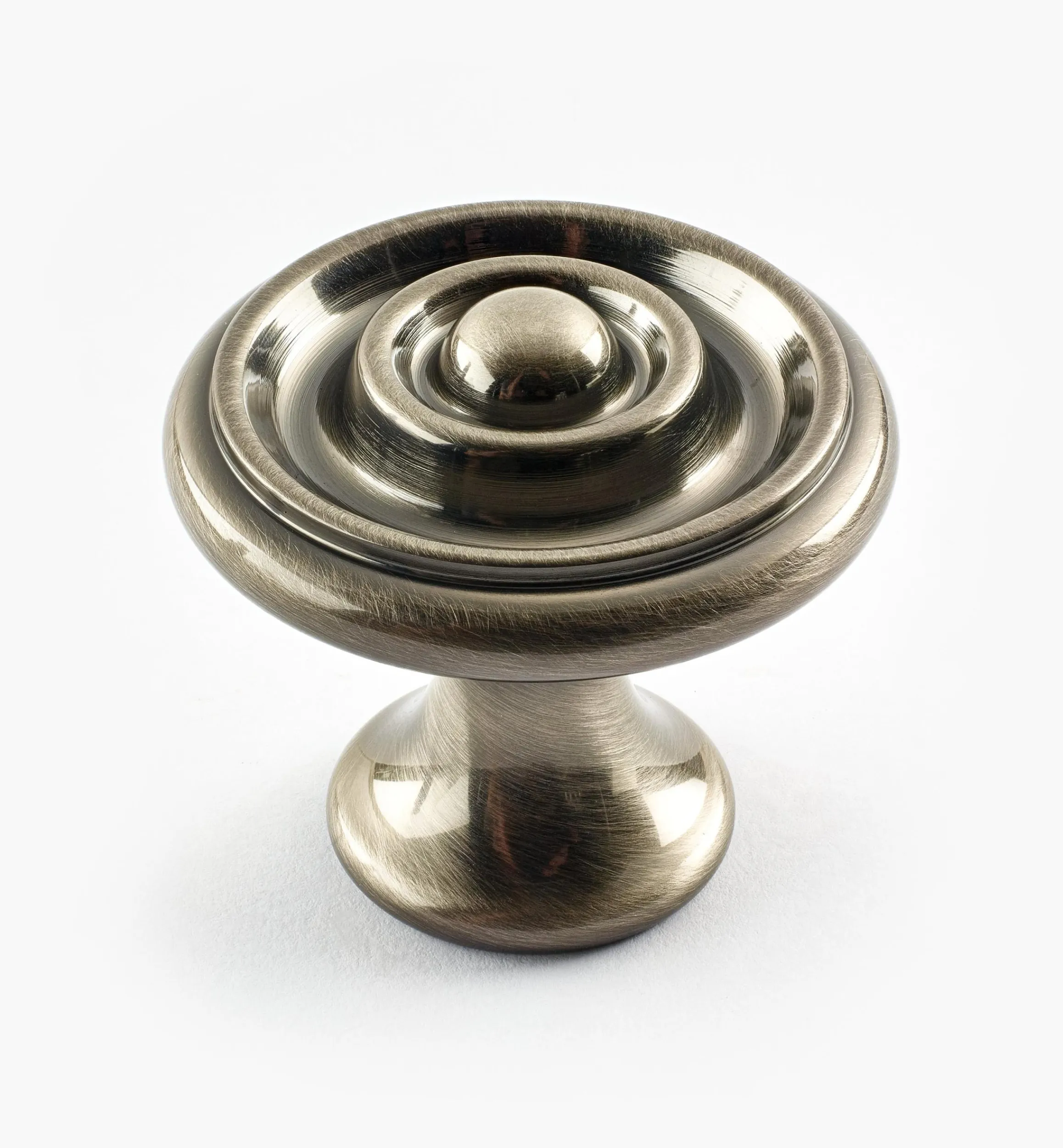 Lee Valley Knobs>Turned Brass Raised Knobs