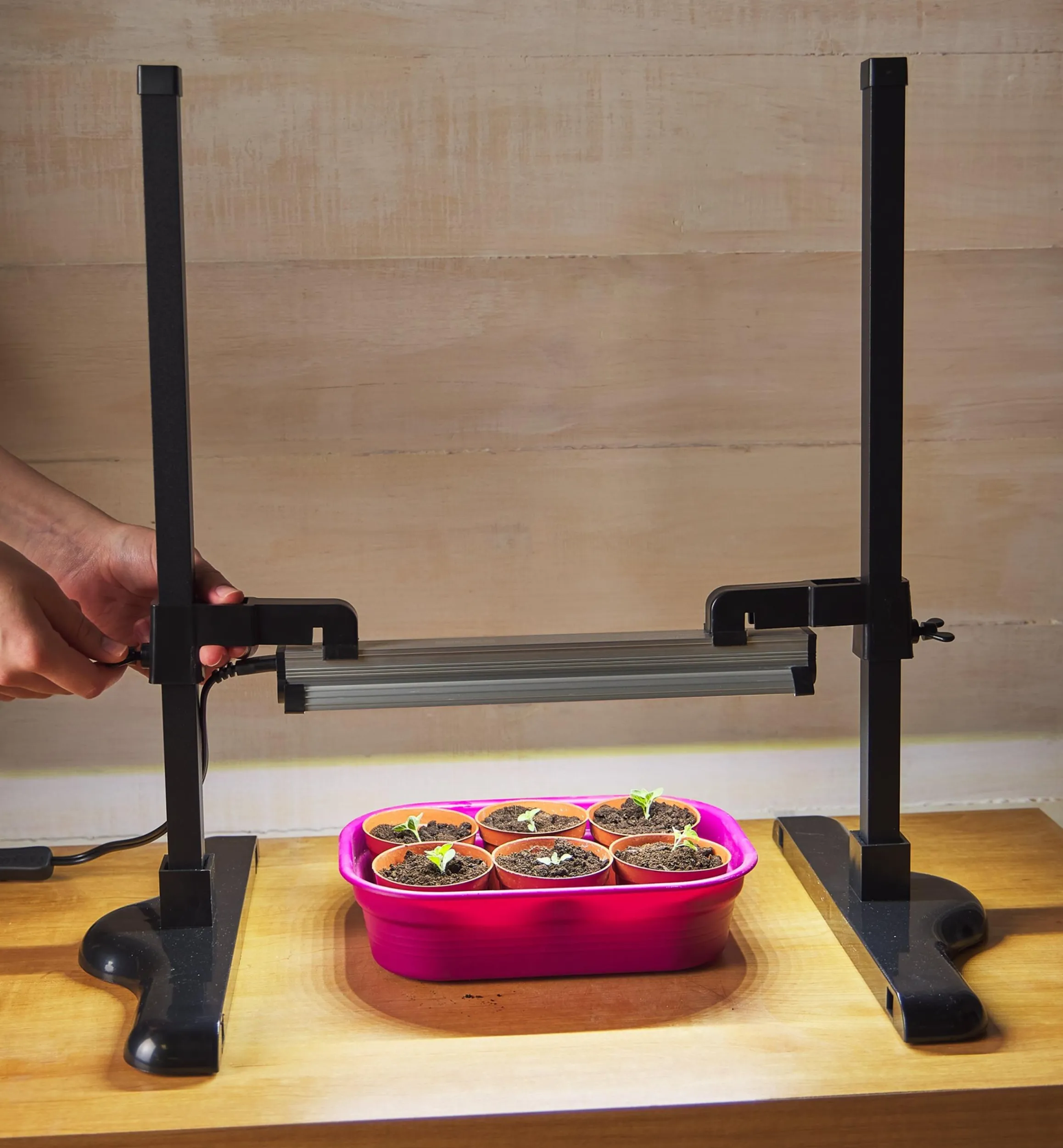 Lee Valley Grow Lights>Universal LED Grow Light Stand