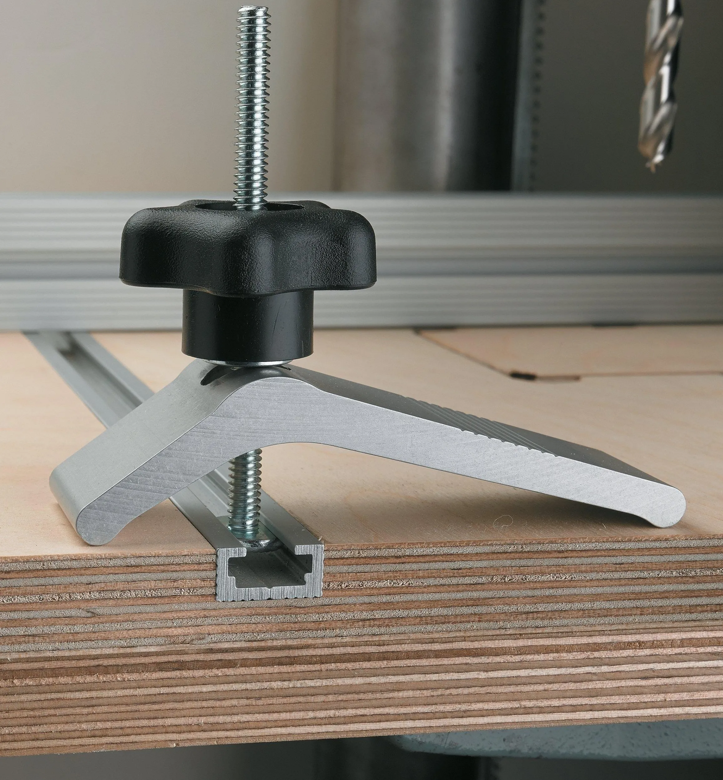 Lee Valley Jig & Fixture Parts>Veritas T-Slot Tracks (1/4-20 Thread)