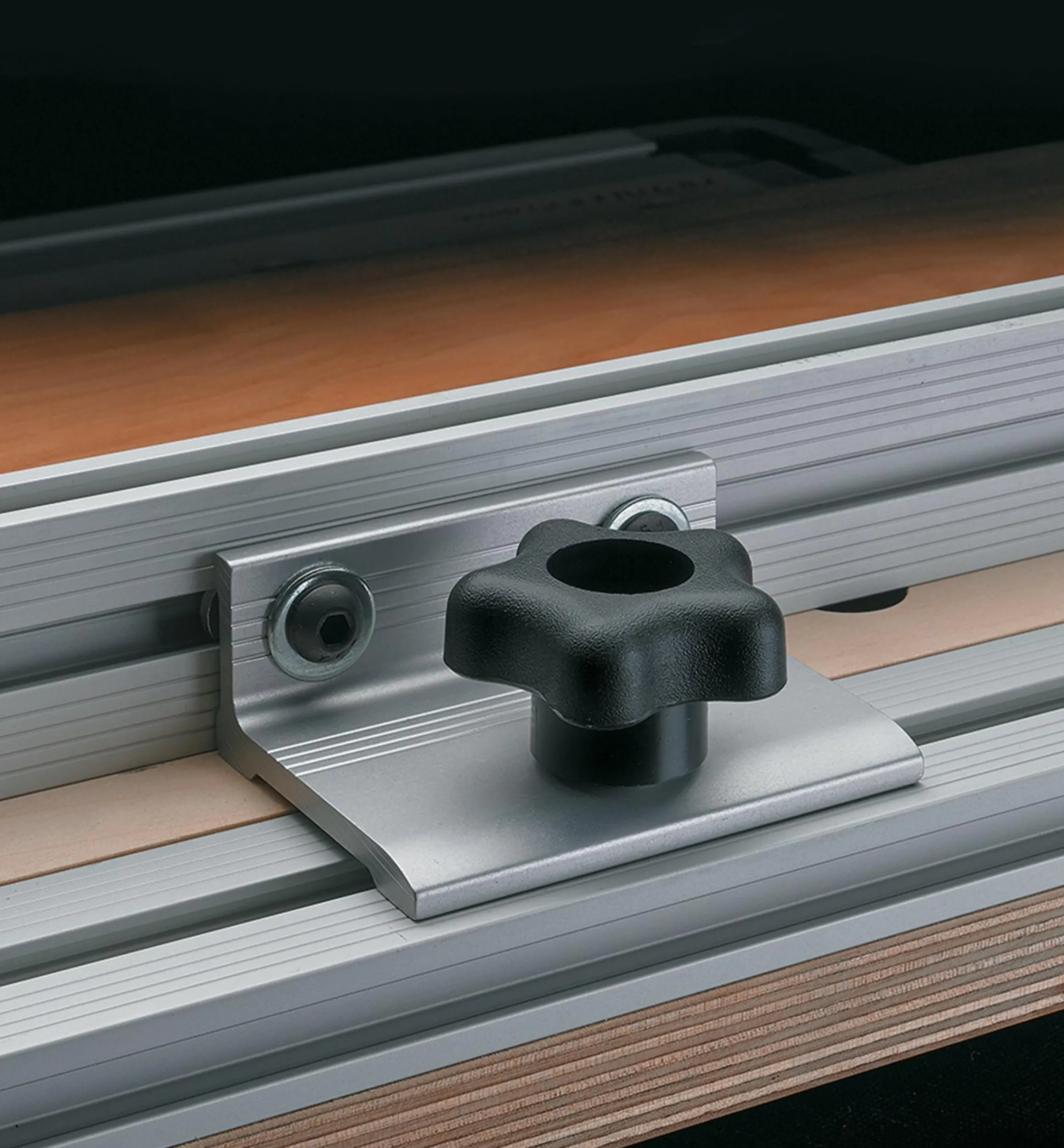 Lee Valley Jig & Fixture Parts>Veritas T-Track Elbow Bracket